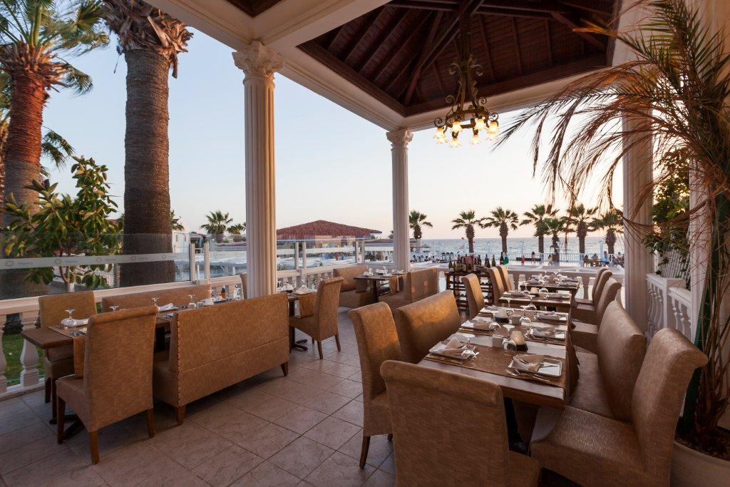 MAIN RESTAURANT