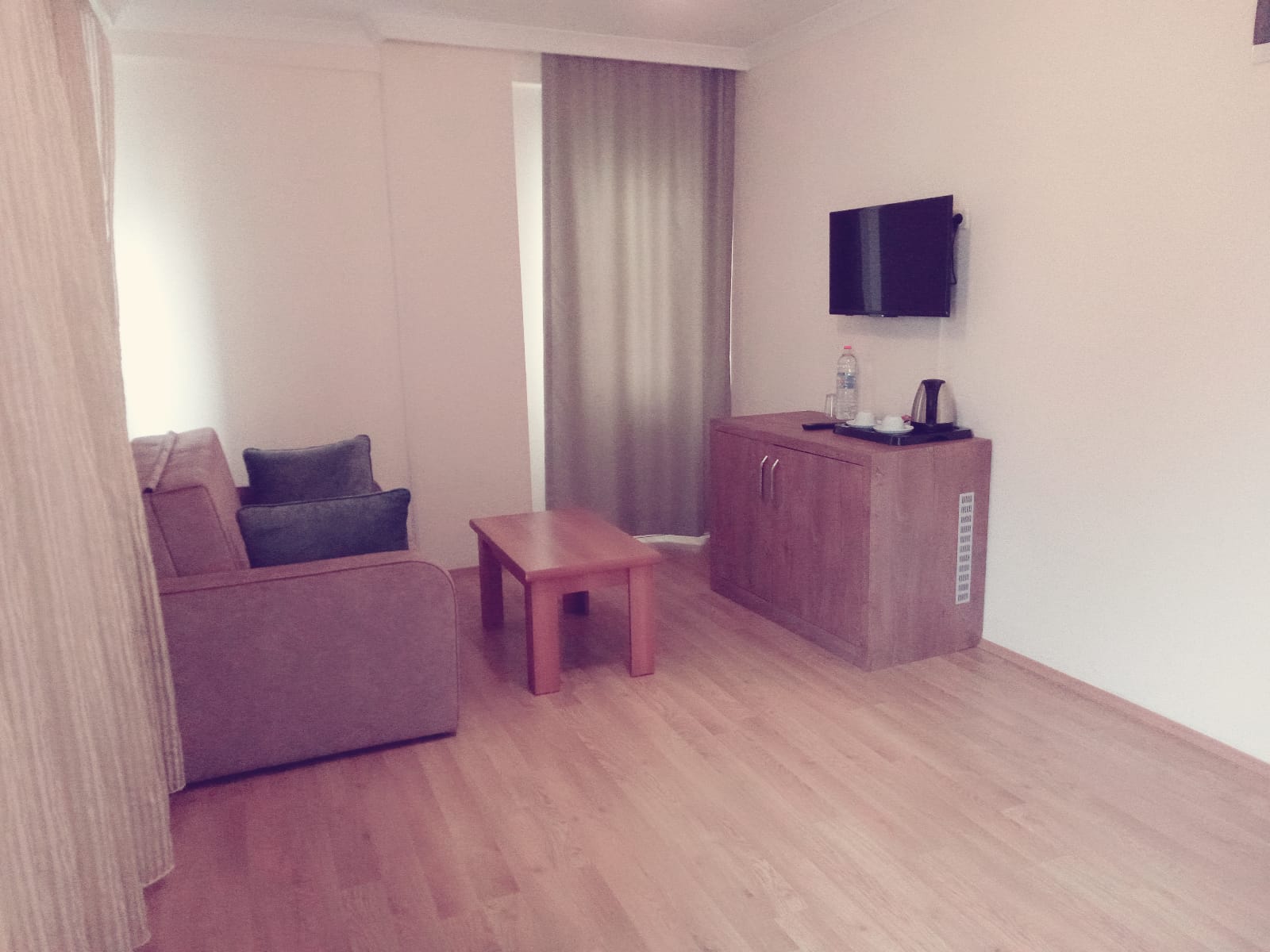 CORAL ROOM