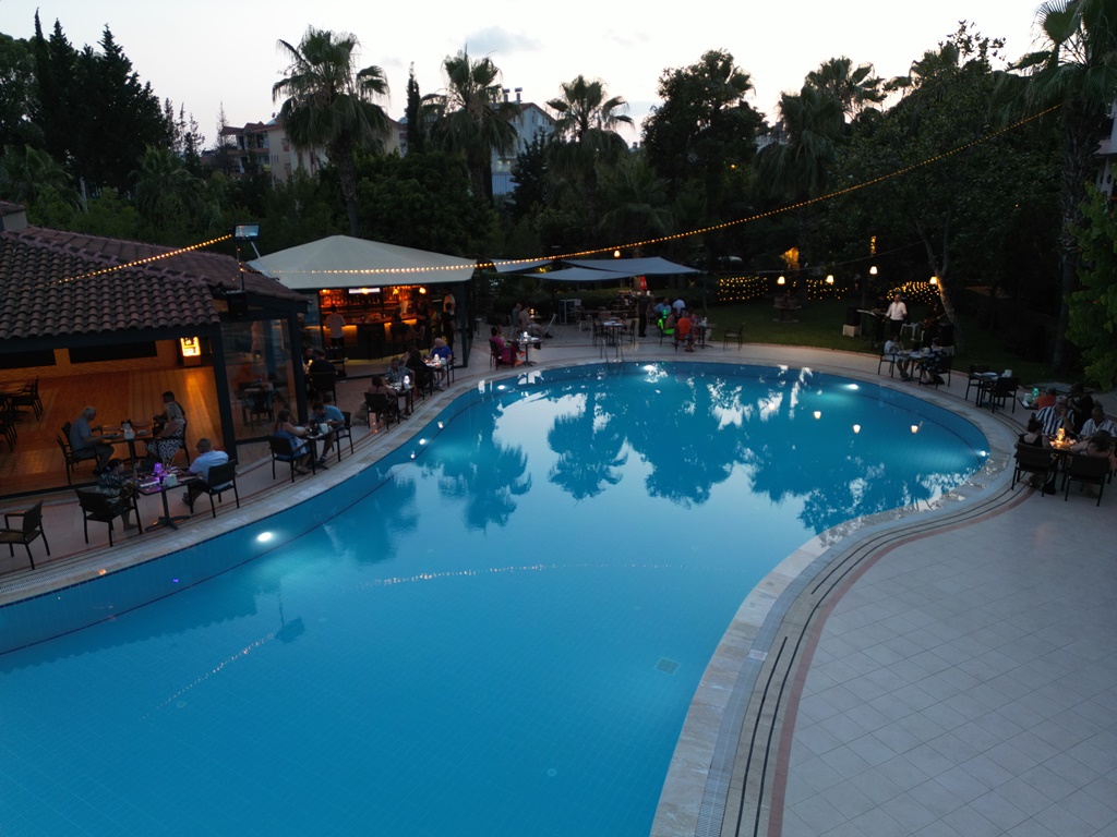 Piscina deschisă