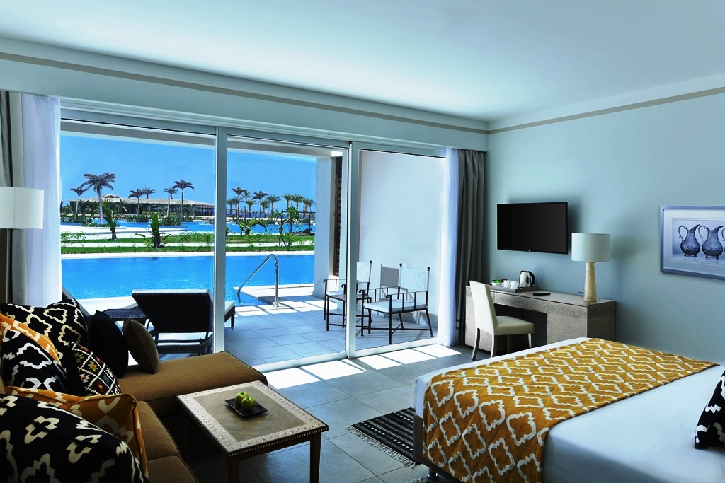 Deluxe Swim Up Room