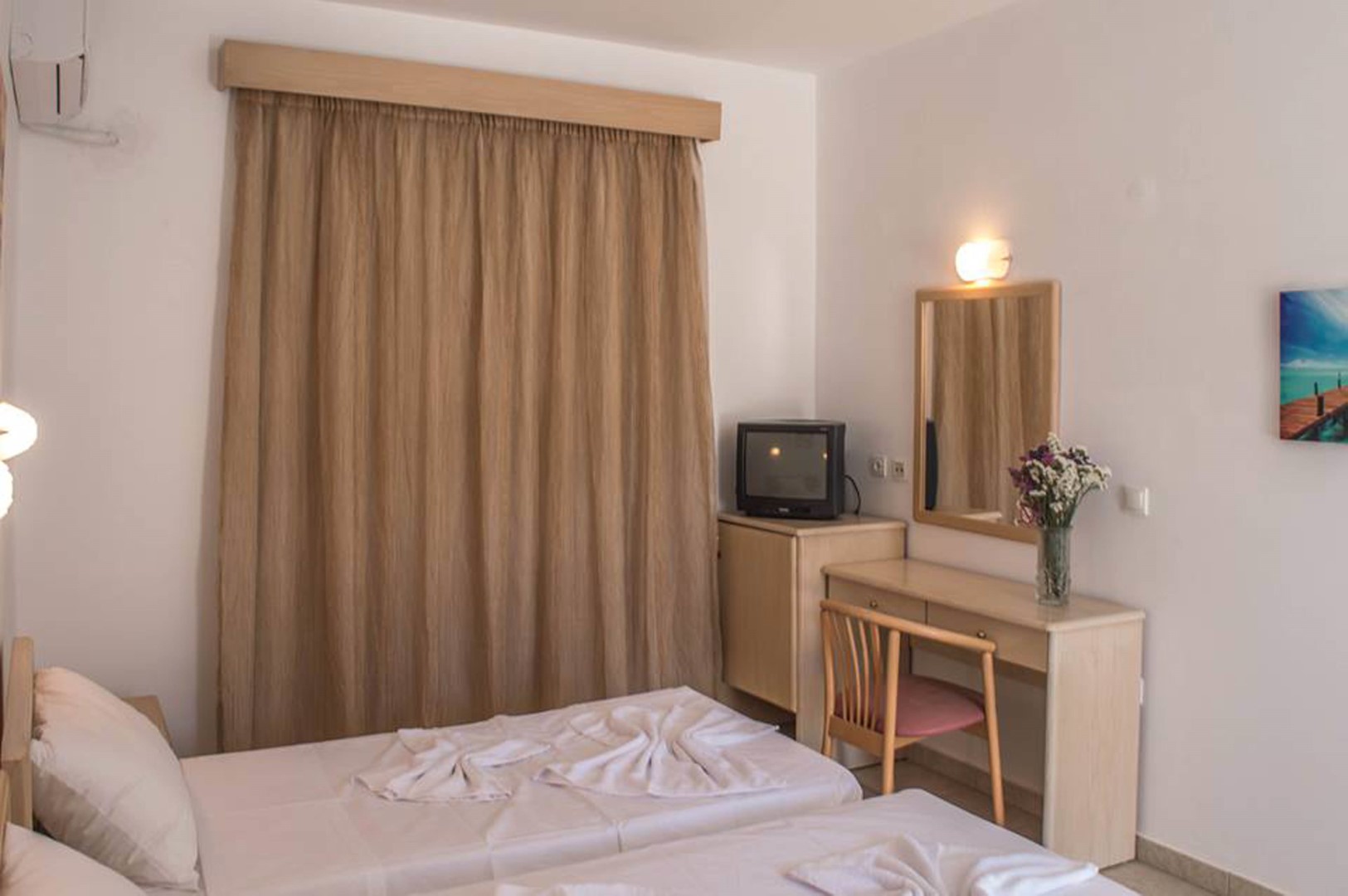 DOUBLE ROOM
