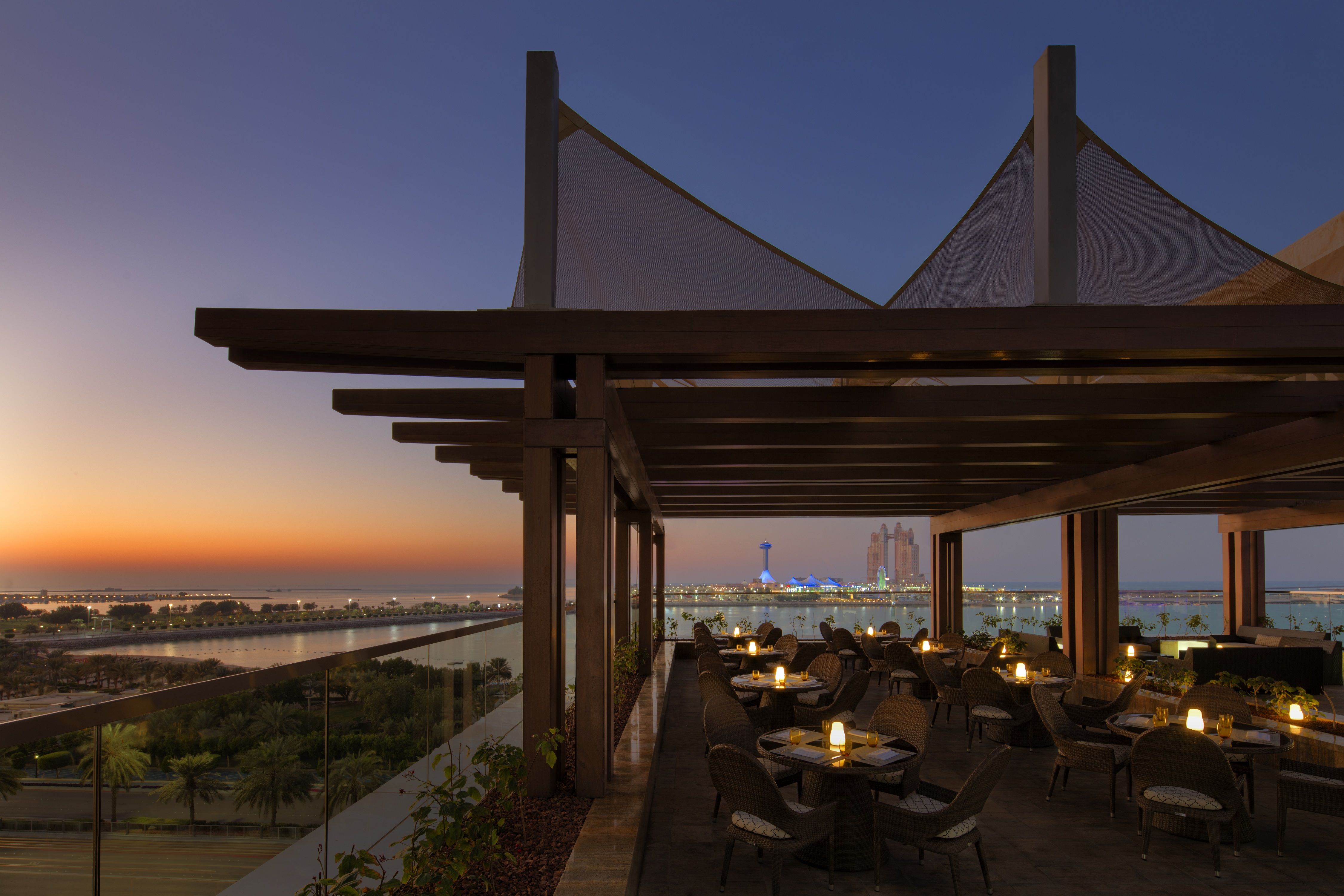 Azura Panoramic Lounge