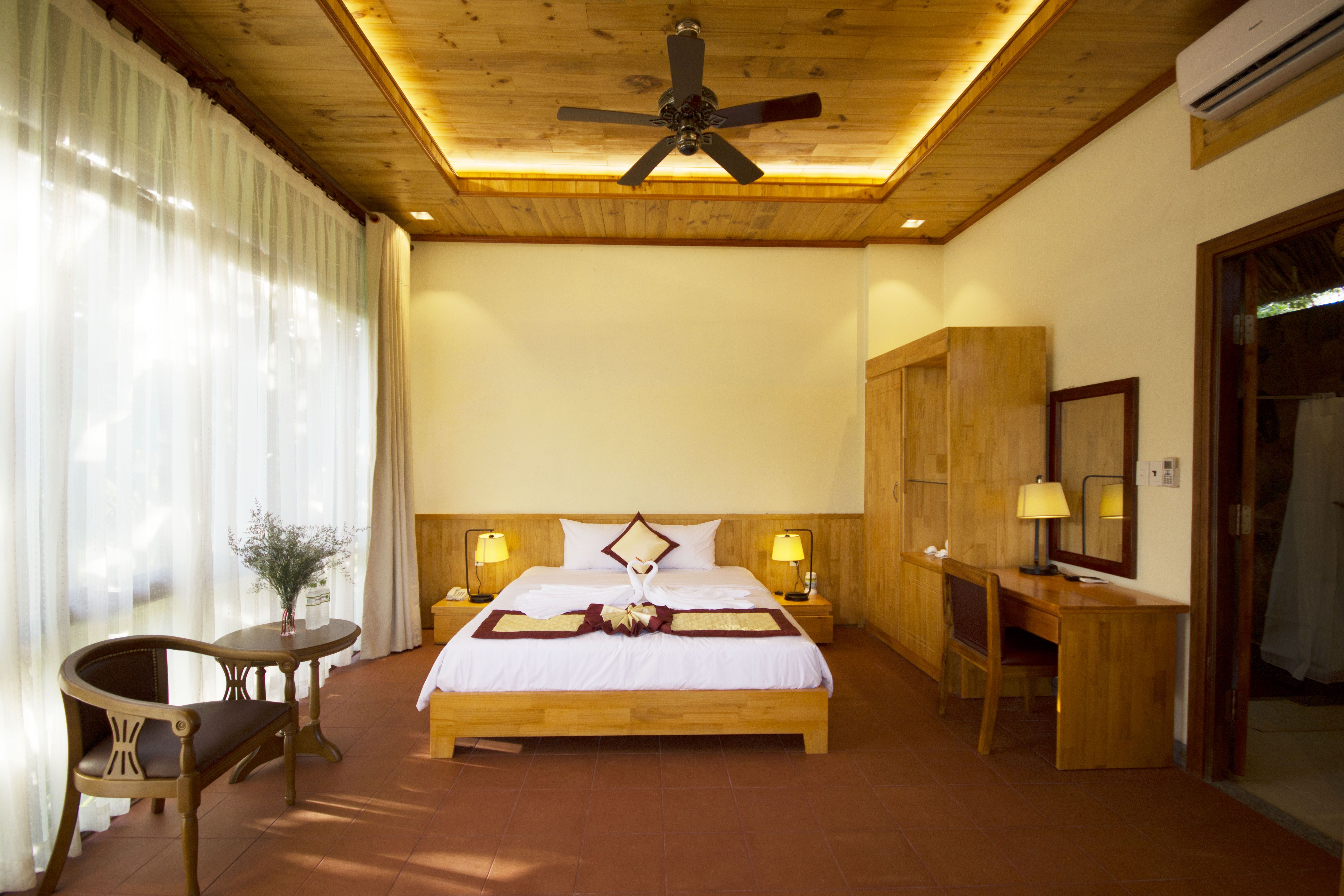 VALENTINE BUNGALOW