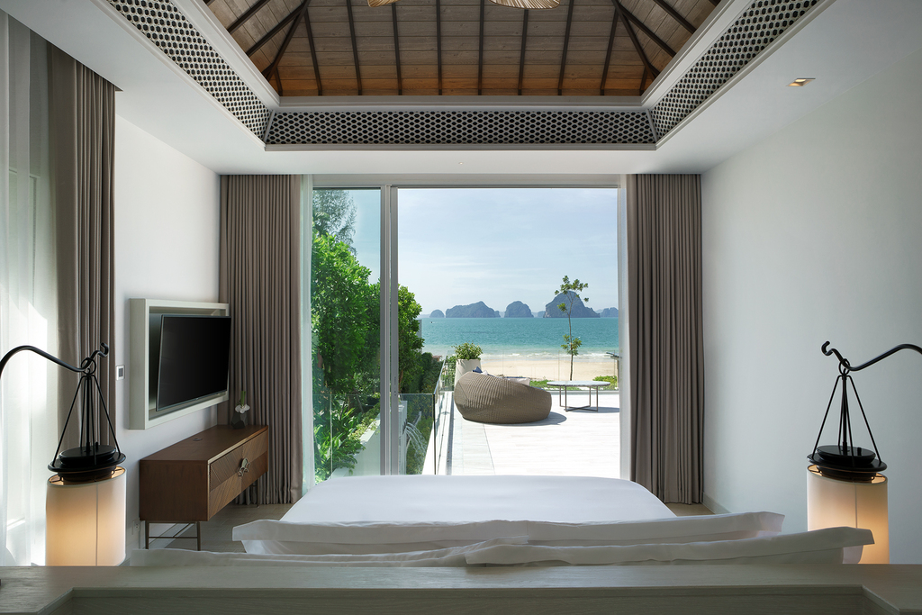 Presidential Beachfront Pool Villa