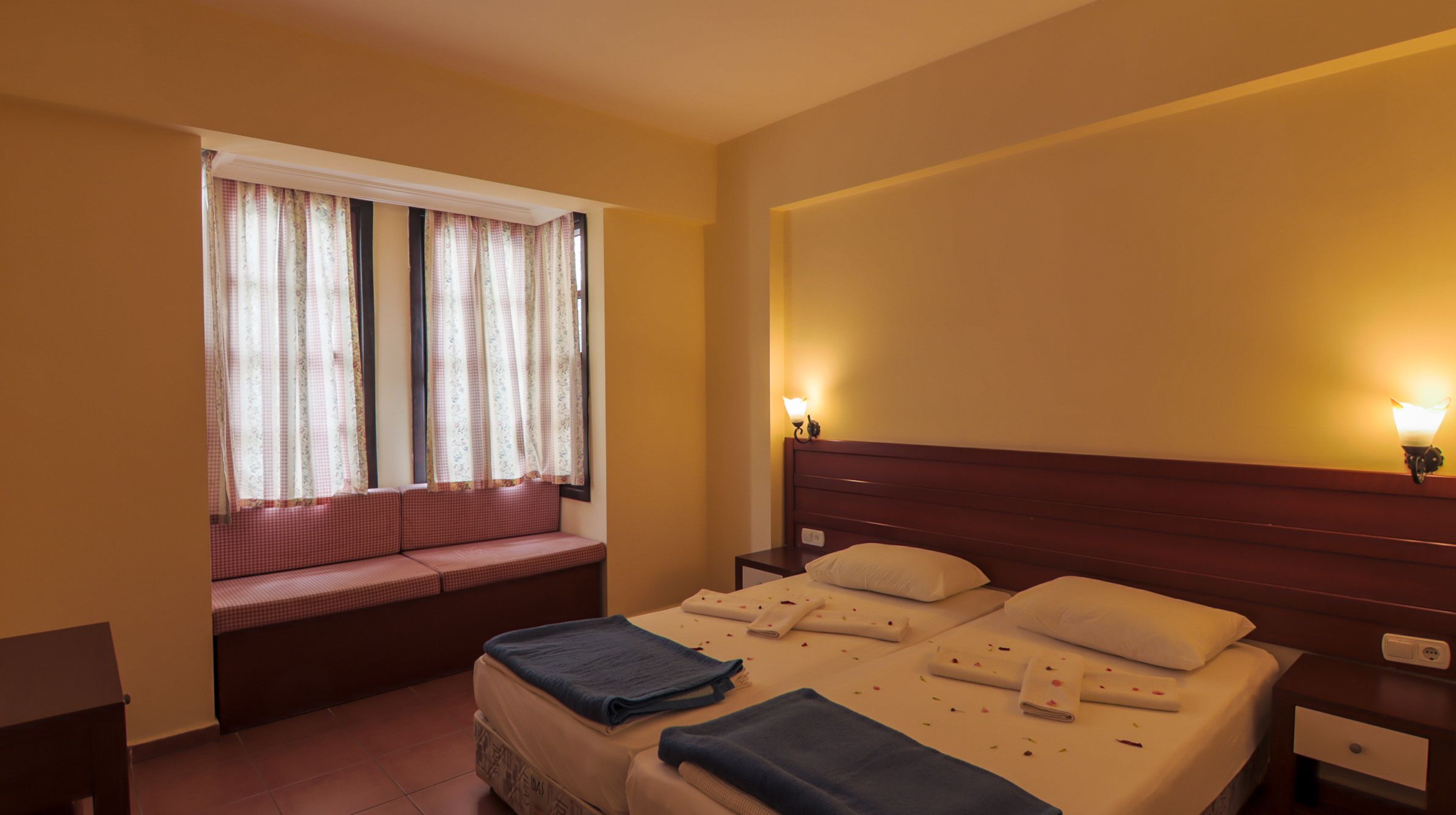 ONE BEDROOM APARTMENT
