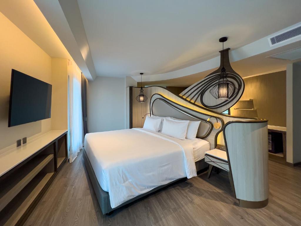 Amethyst Junior Executive Room