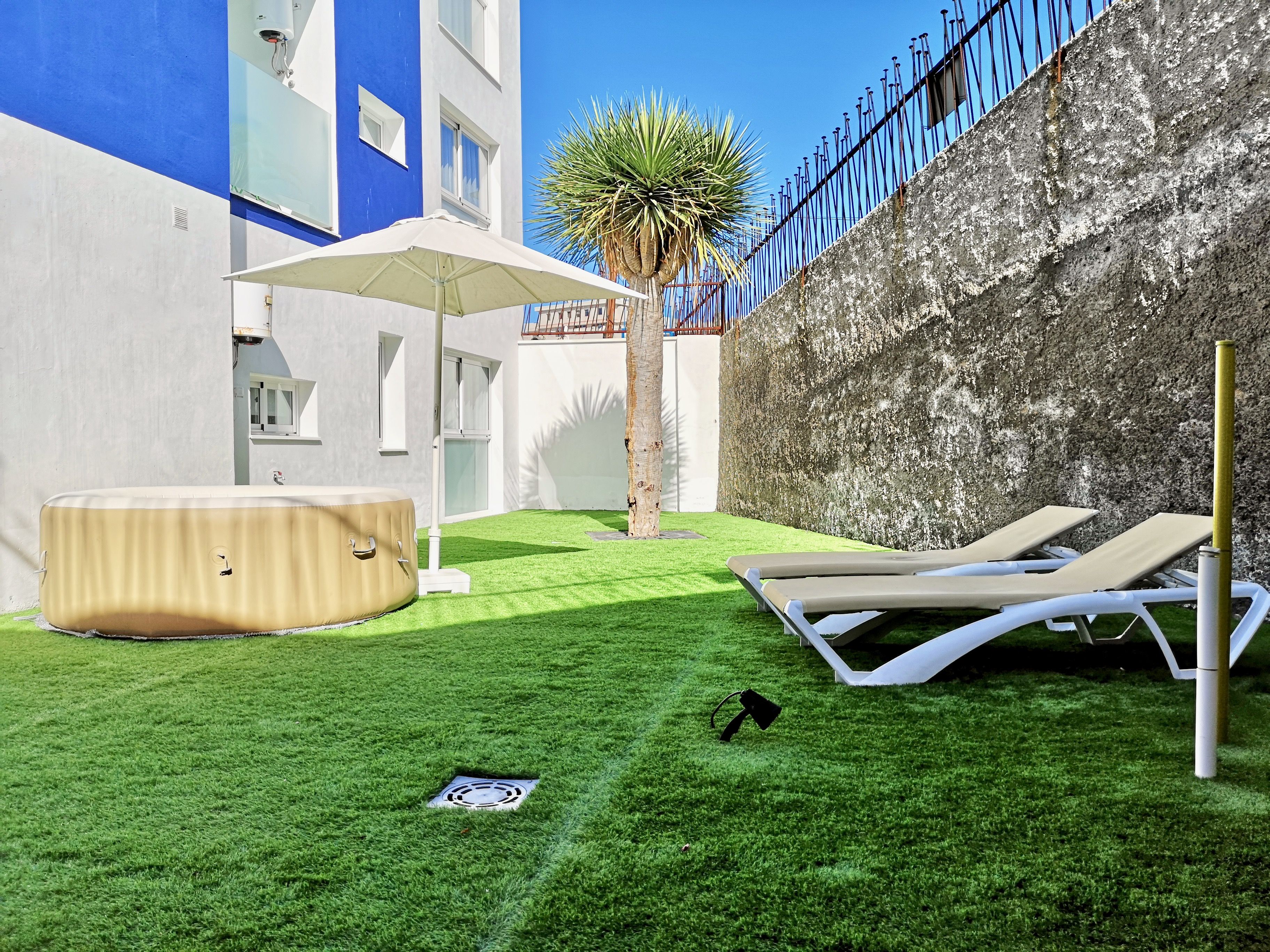 APARTMENT WITH TERRACE