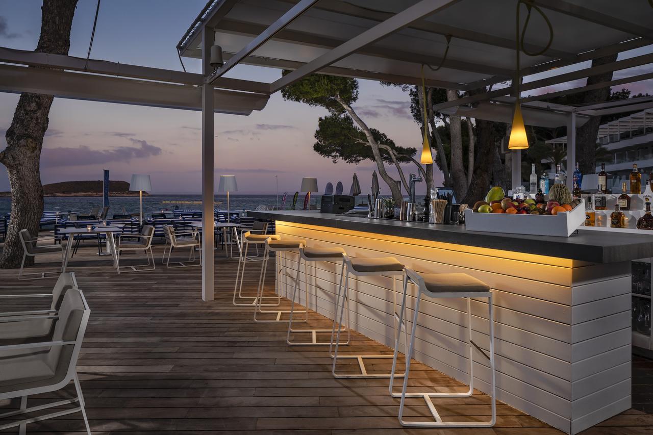 Lounge Bar