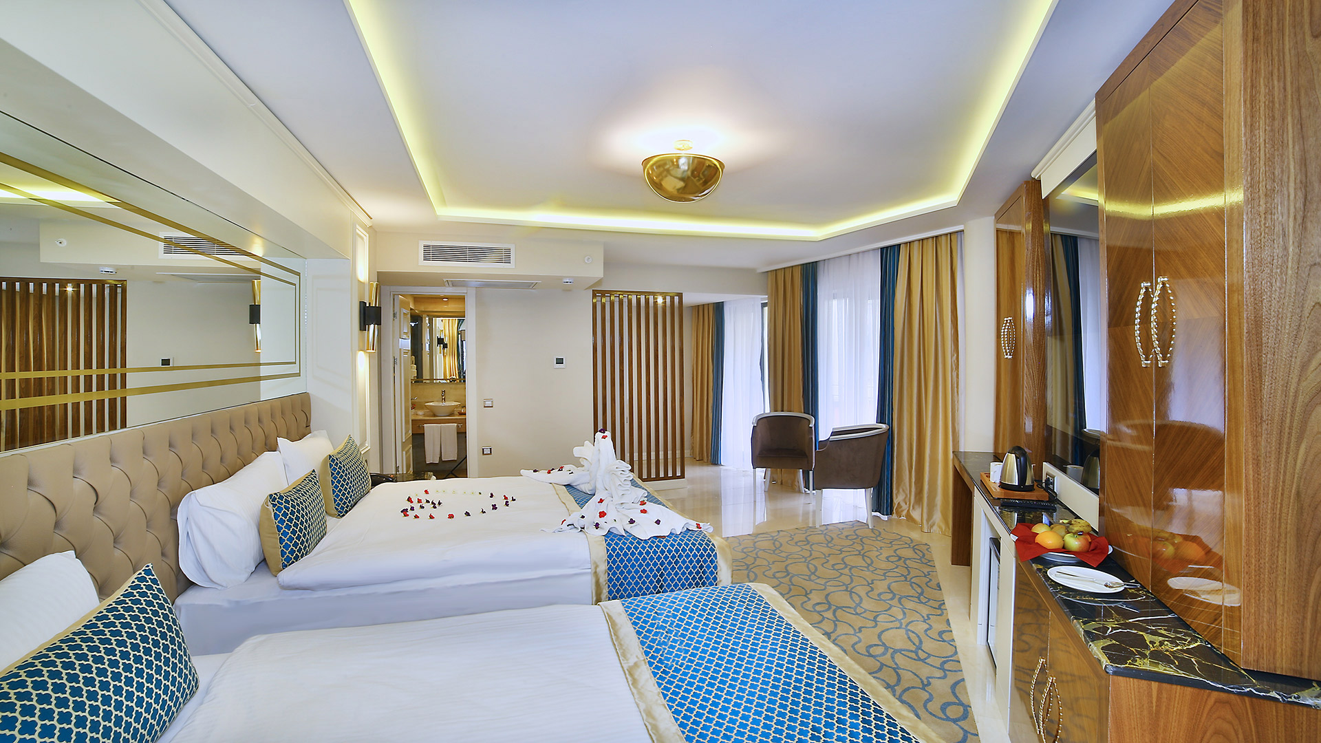 FAMILY ROOM DELUXE