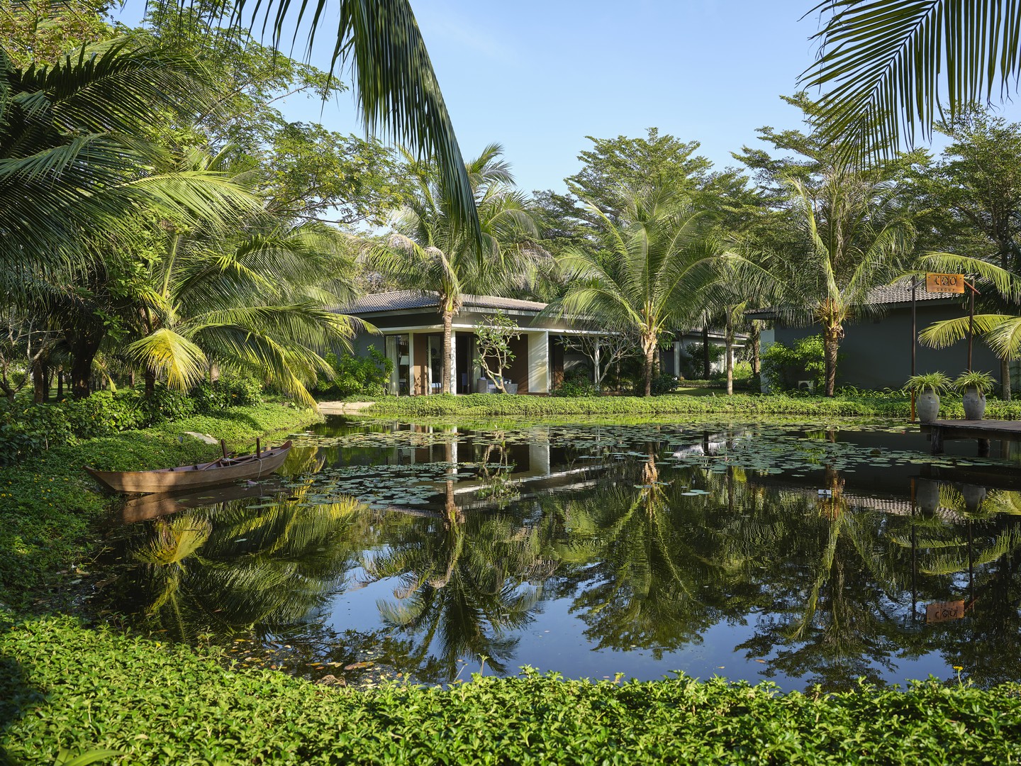 DELUXE BUNGALOW