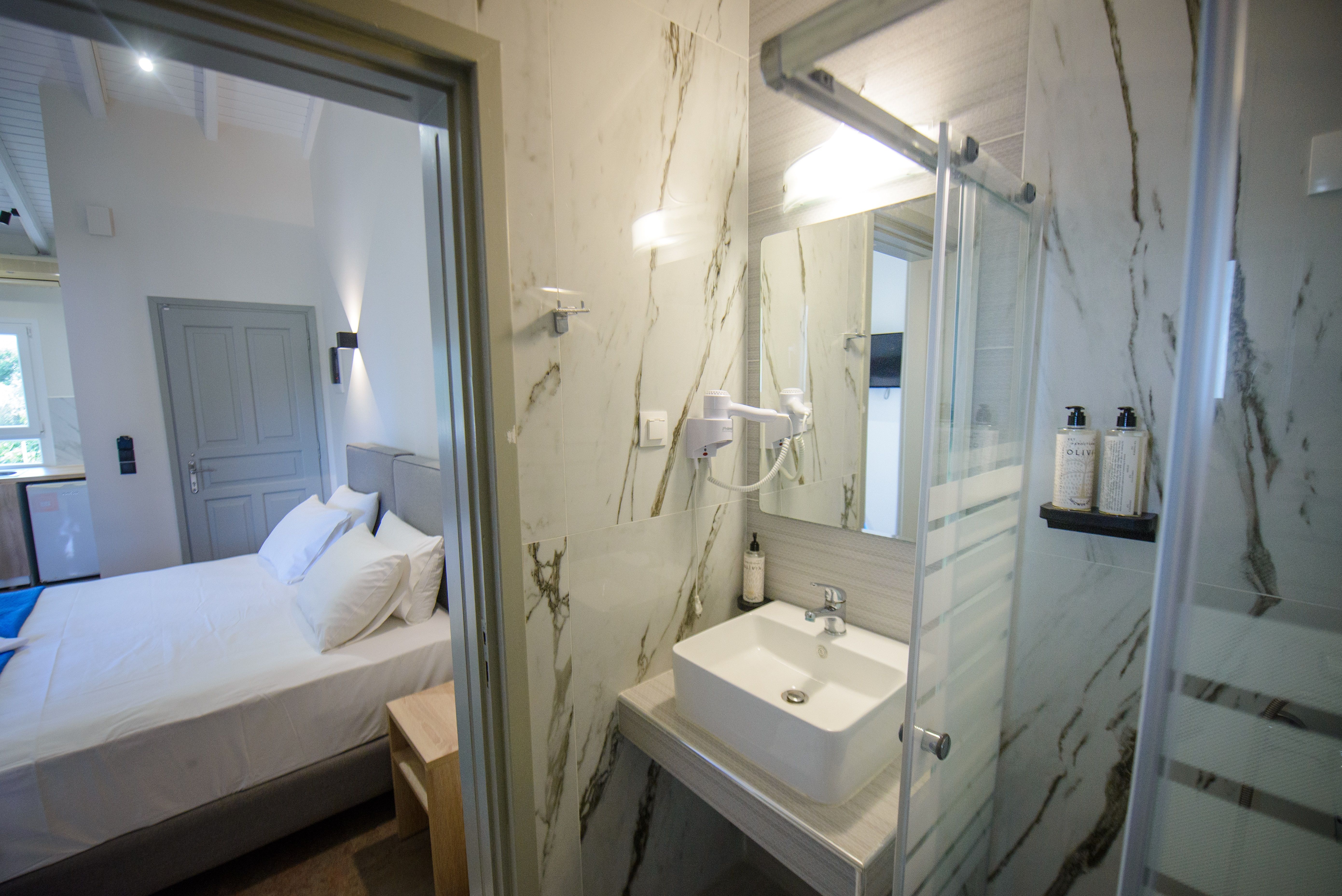 1 BEDROOM APARTMENTS