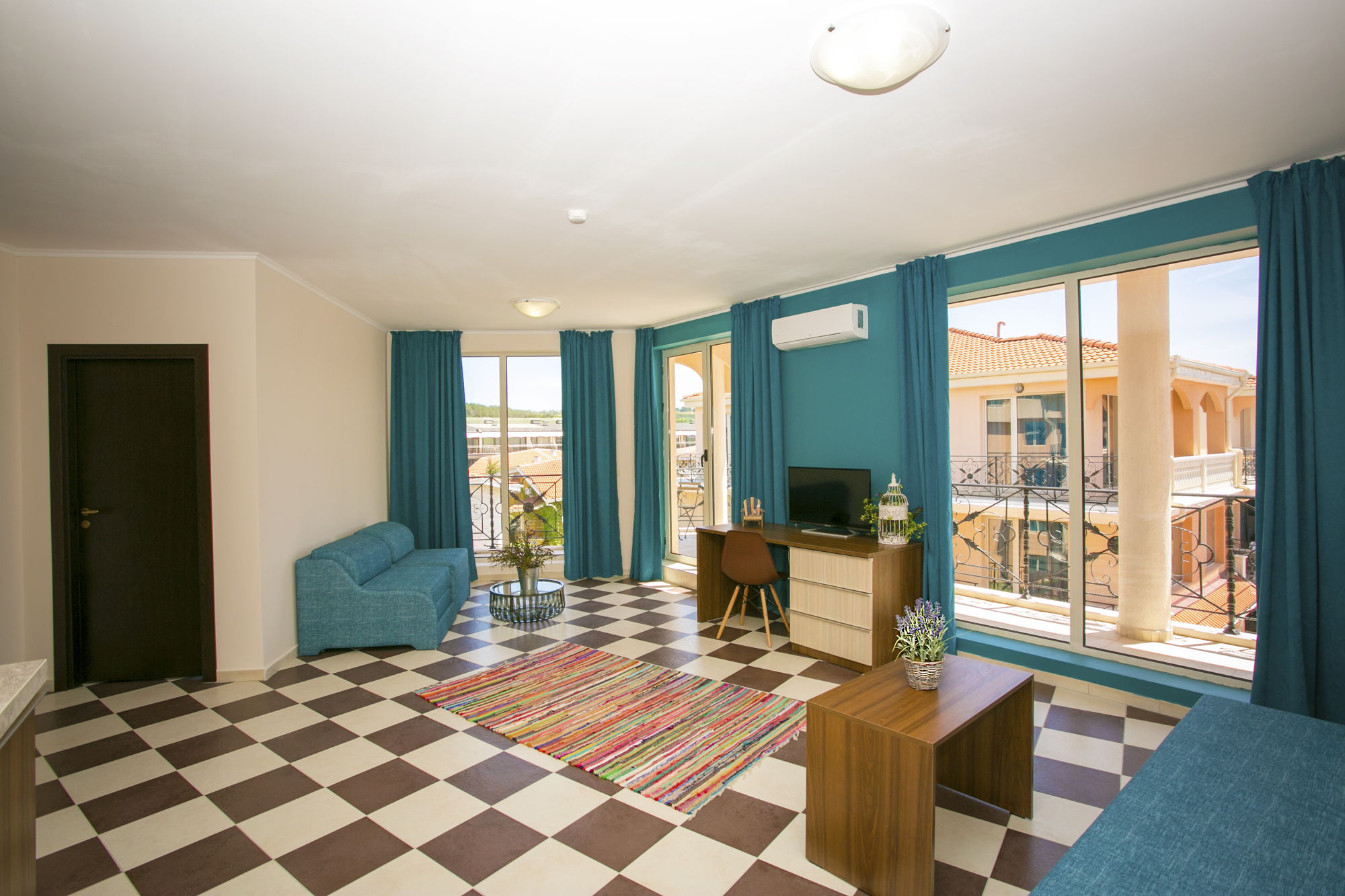 One-Bedroom Apartment