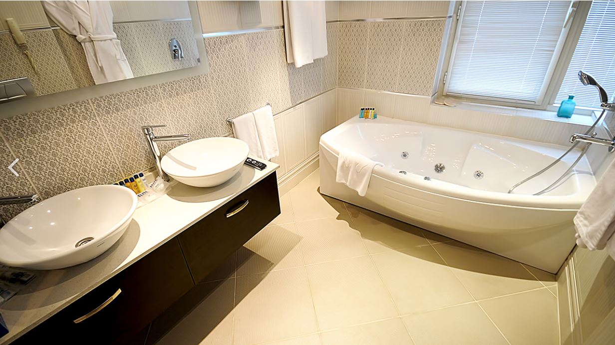SUITE EXECUTIVE