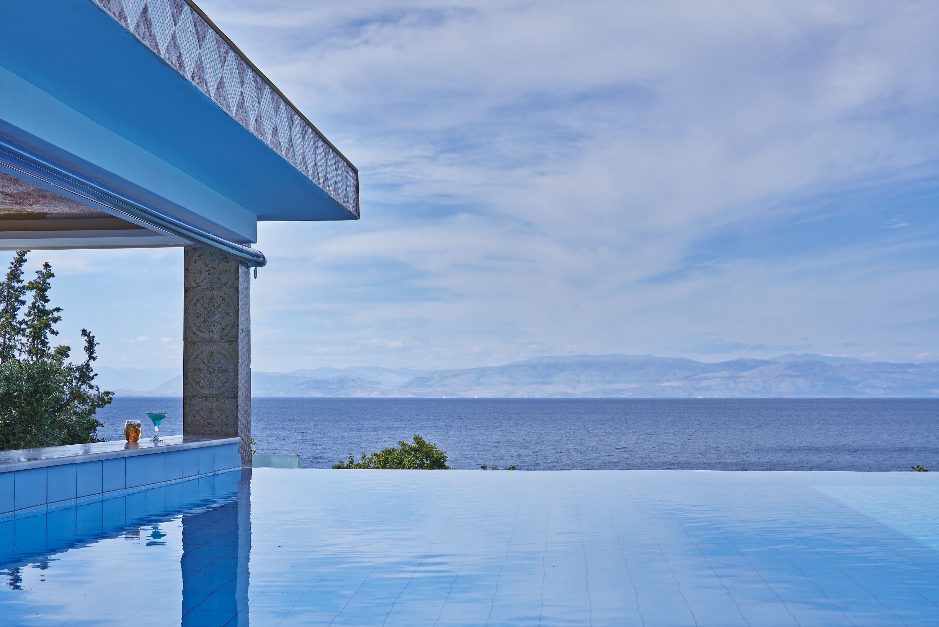 Serenity Pool Bar