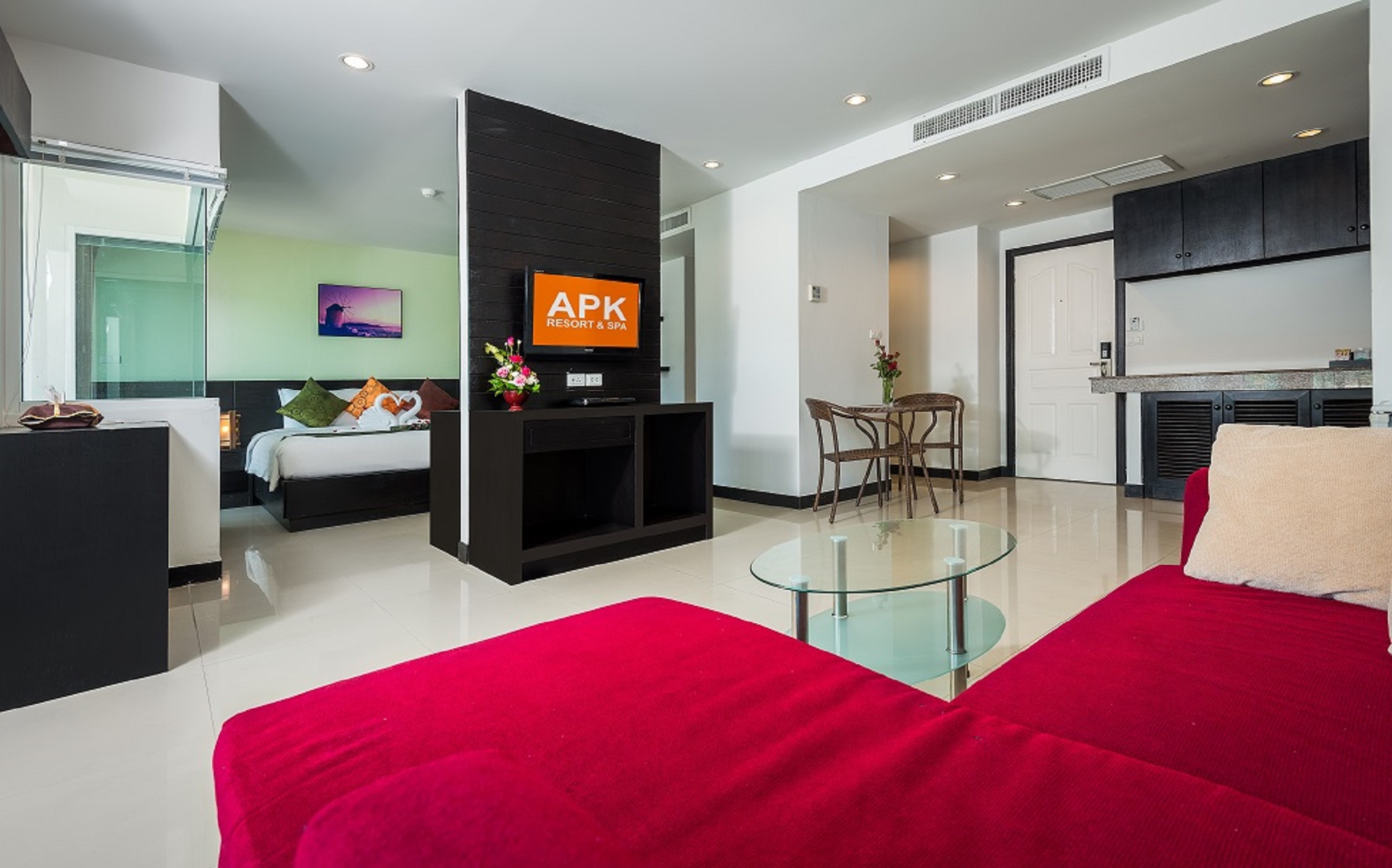 HONEYMOON SUITE