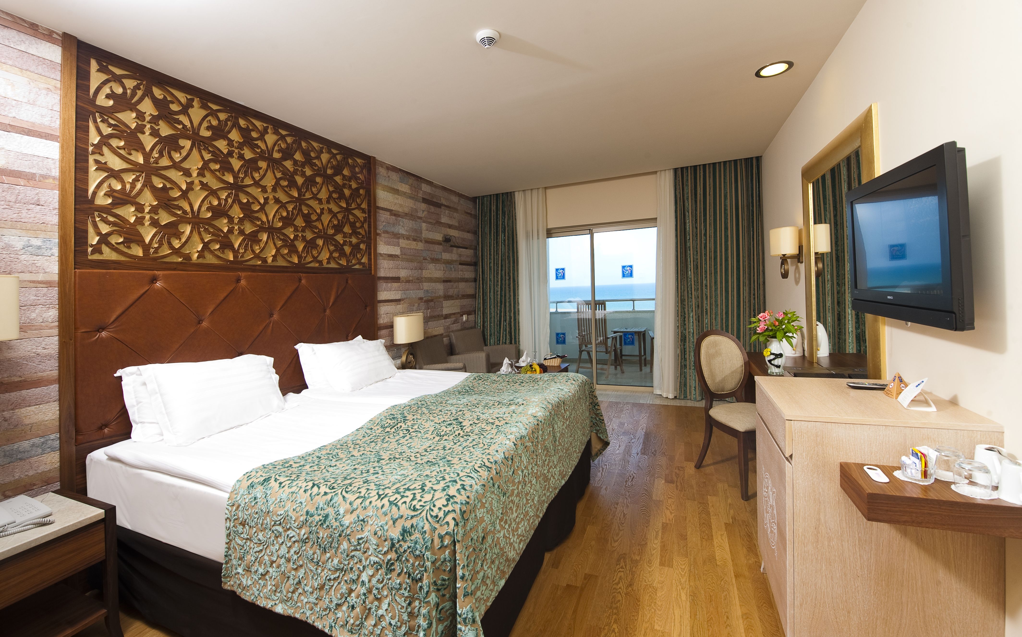 STANDARD ROOM SIDE SEA VIEW WITH BALCONY