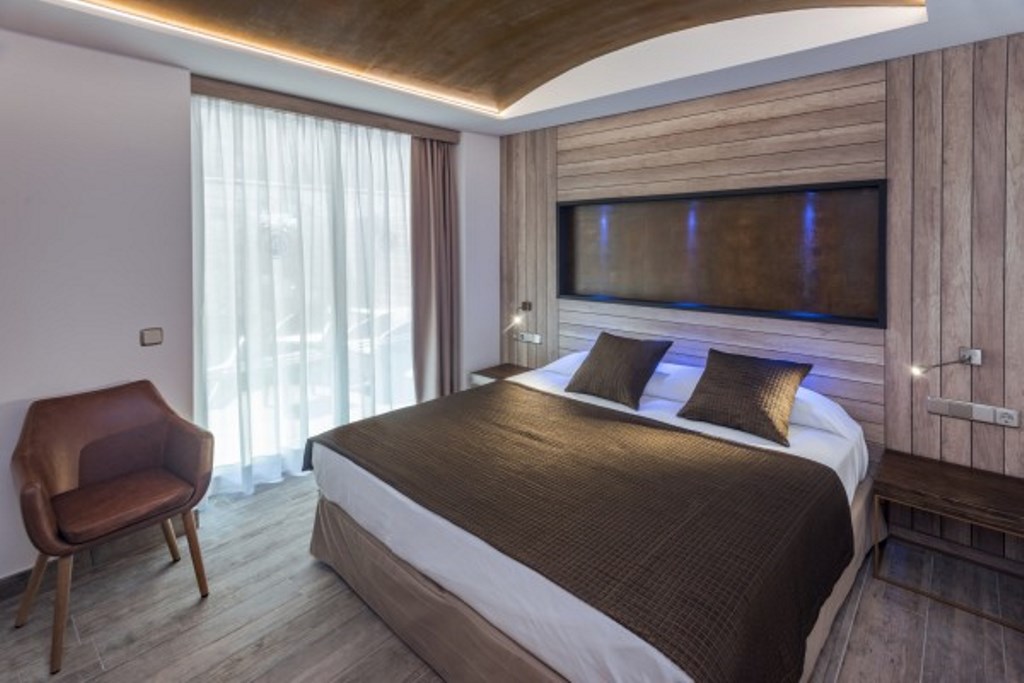 DOUBLE ROOM SUPERIOR
