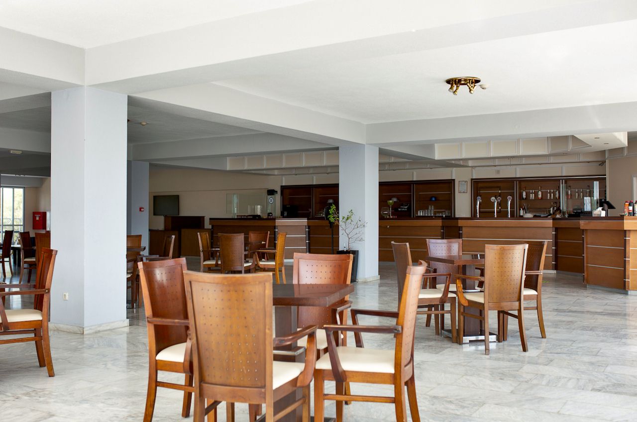 LOBBY BAR