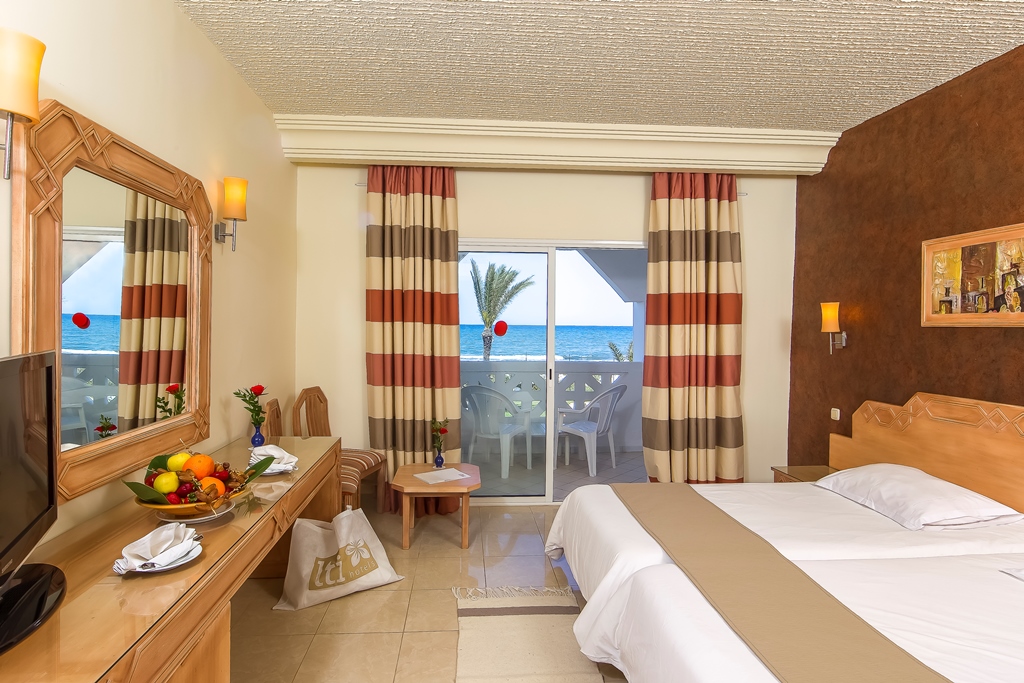 STANDARD TRIPLE ROOM SEA VIEW