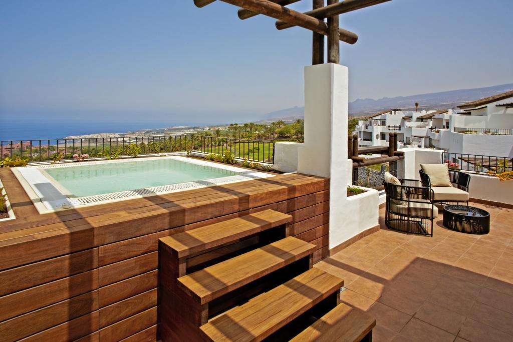 3 BEDROOMS SUITE SEA VIEW JACUZZI