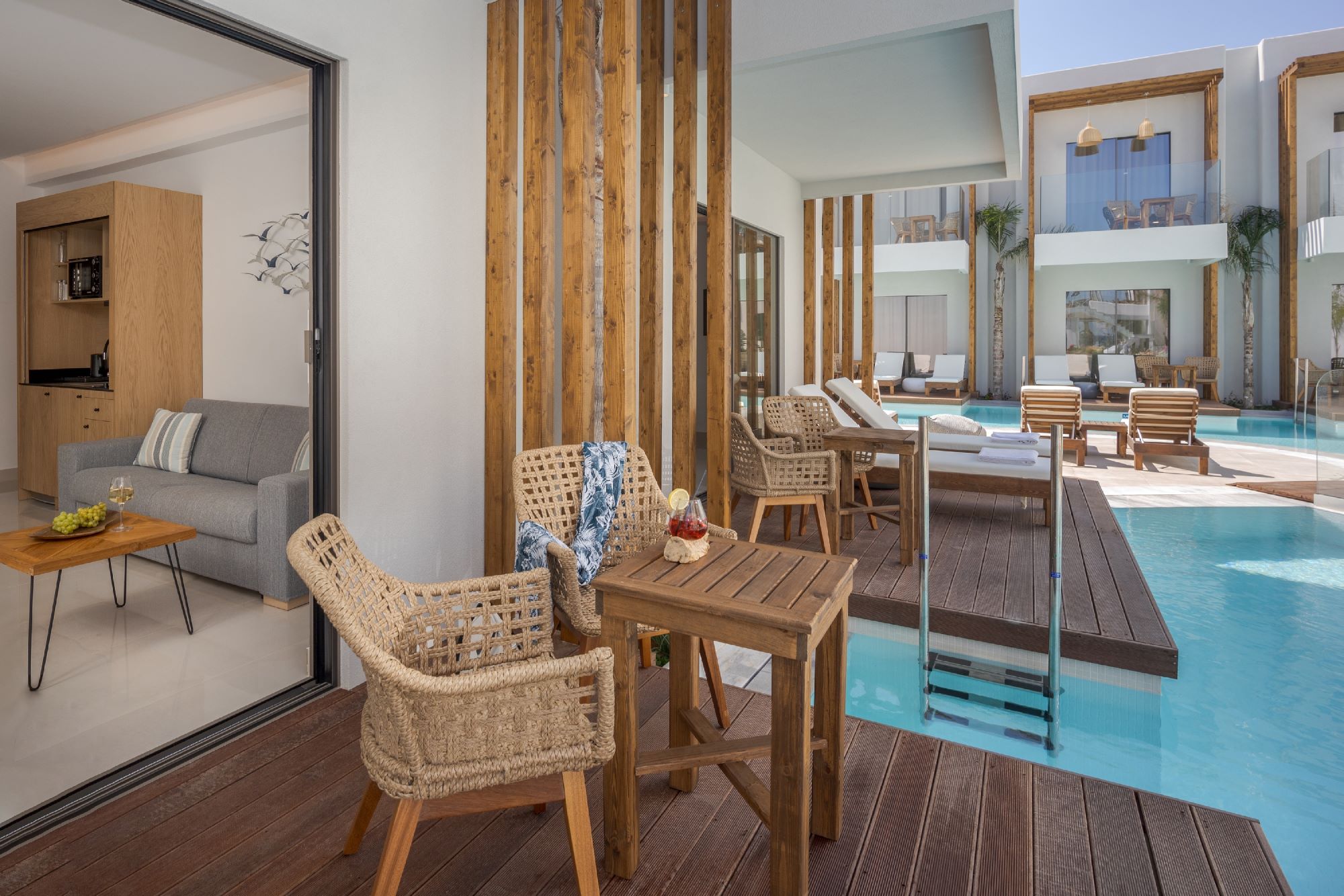 DELUXE SWIM UP SUITE TERRACE