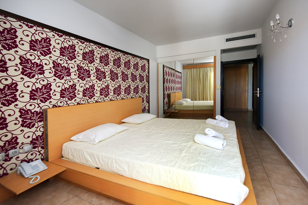 executive suite with private pool