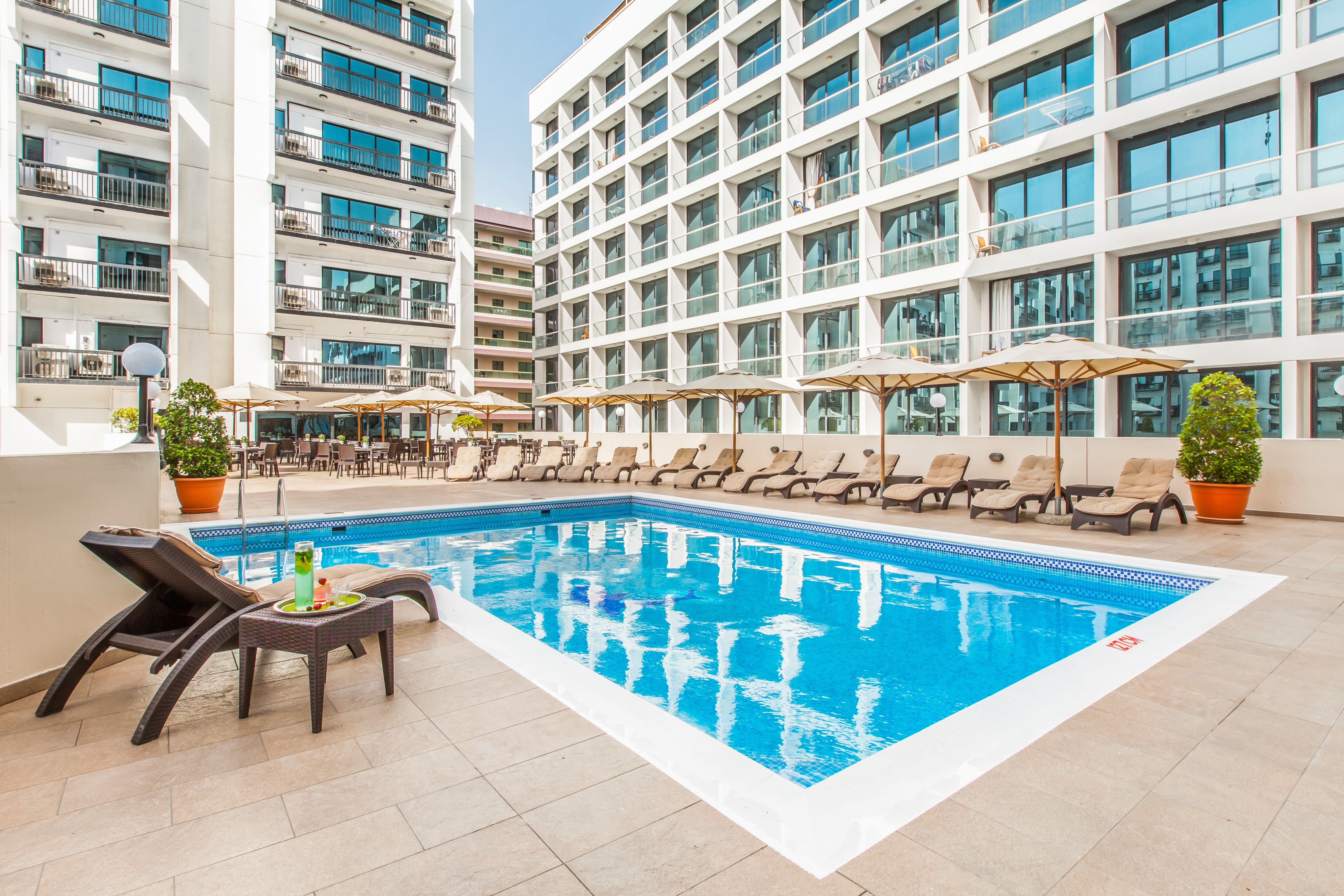 Piscina deschisă