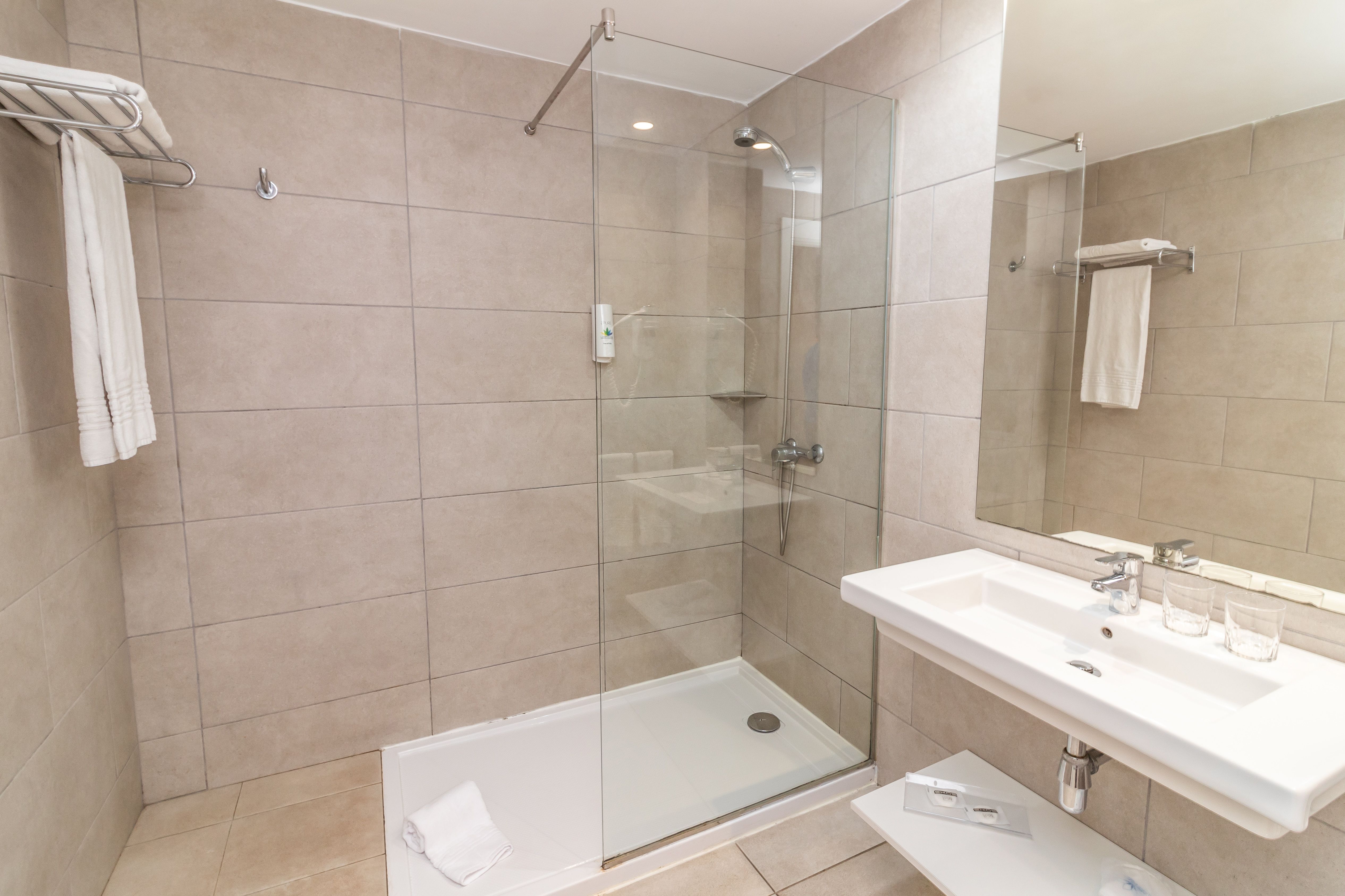 Deluxe Twin Room with Balcony