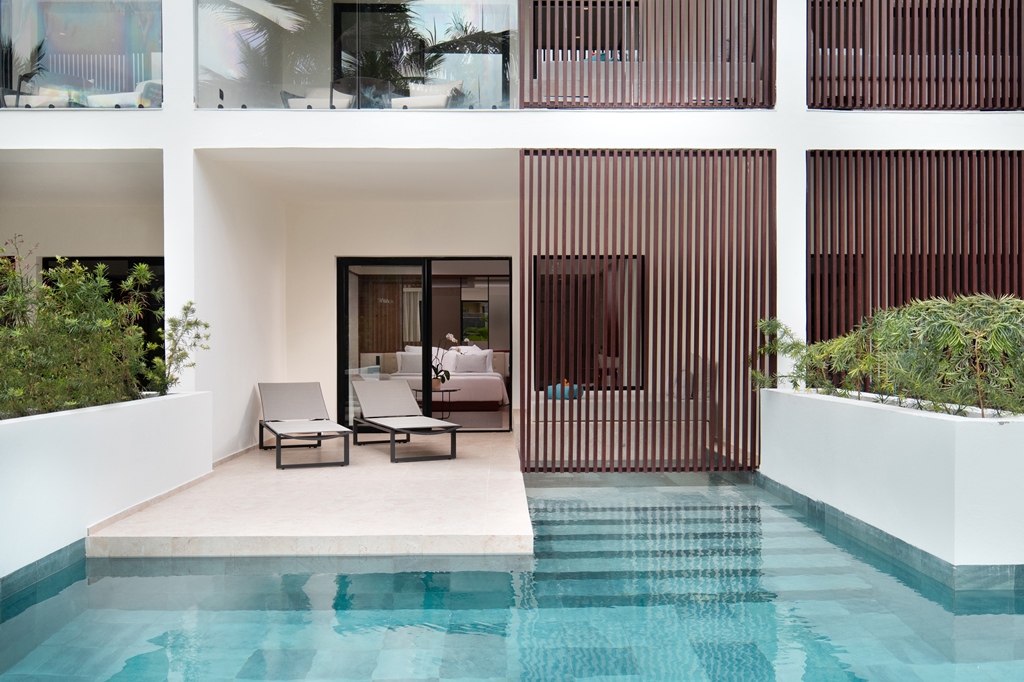 AQUA SWIM UP