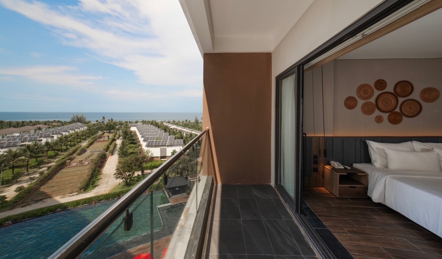 PREMIER SUIT SEA VIEW (CHILD WITHOUT EXTRA BED)