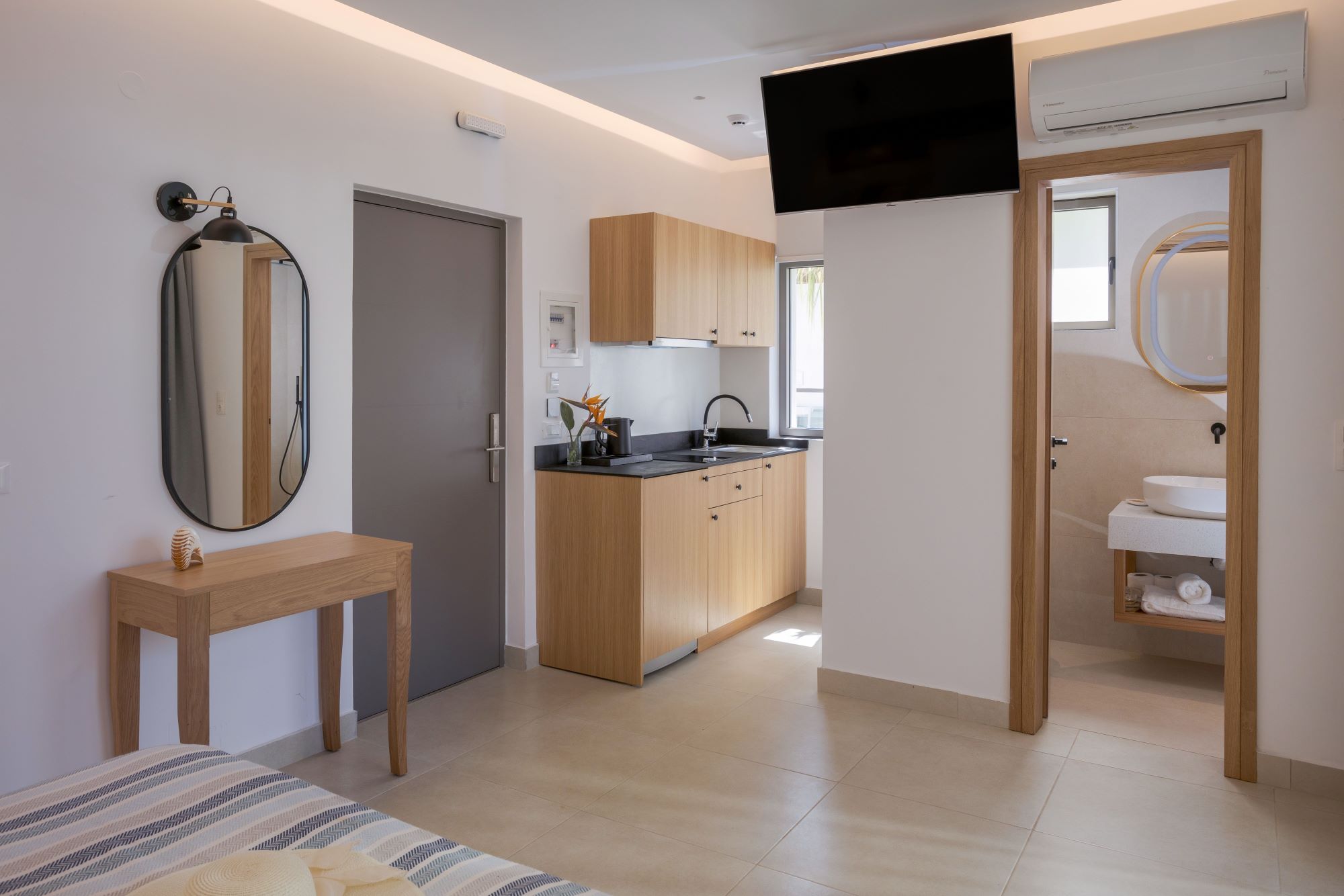 DOUBLE SUPERIOR STUDIO BALCONY OR TERRACE