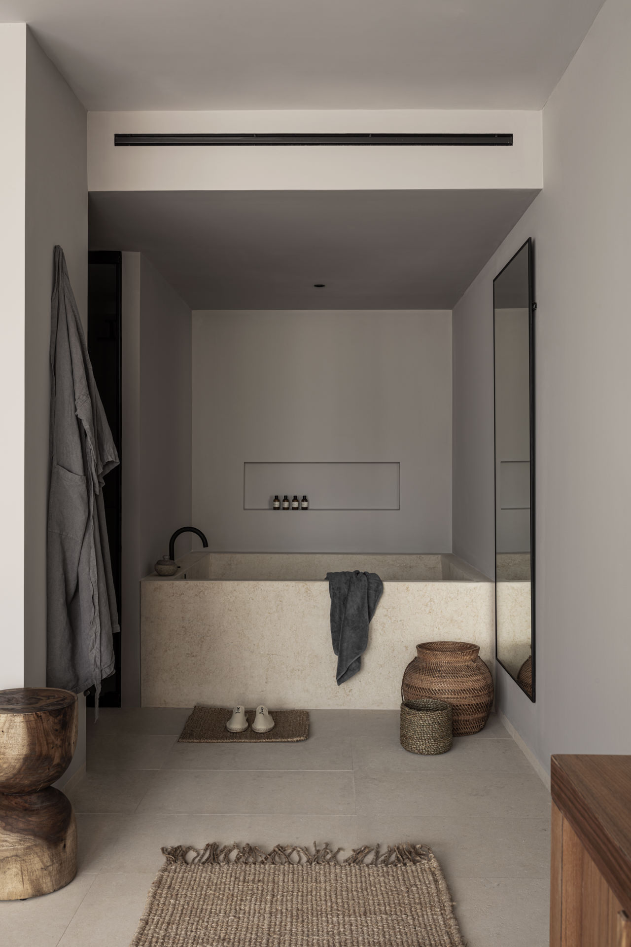 JUNOR SUITE