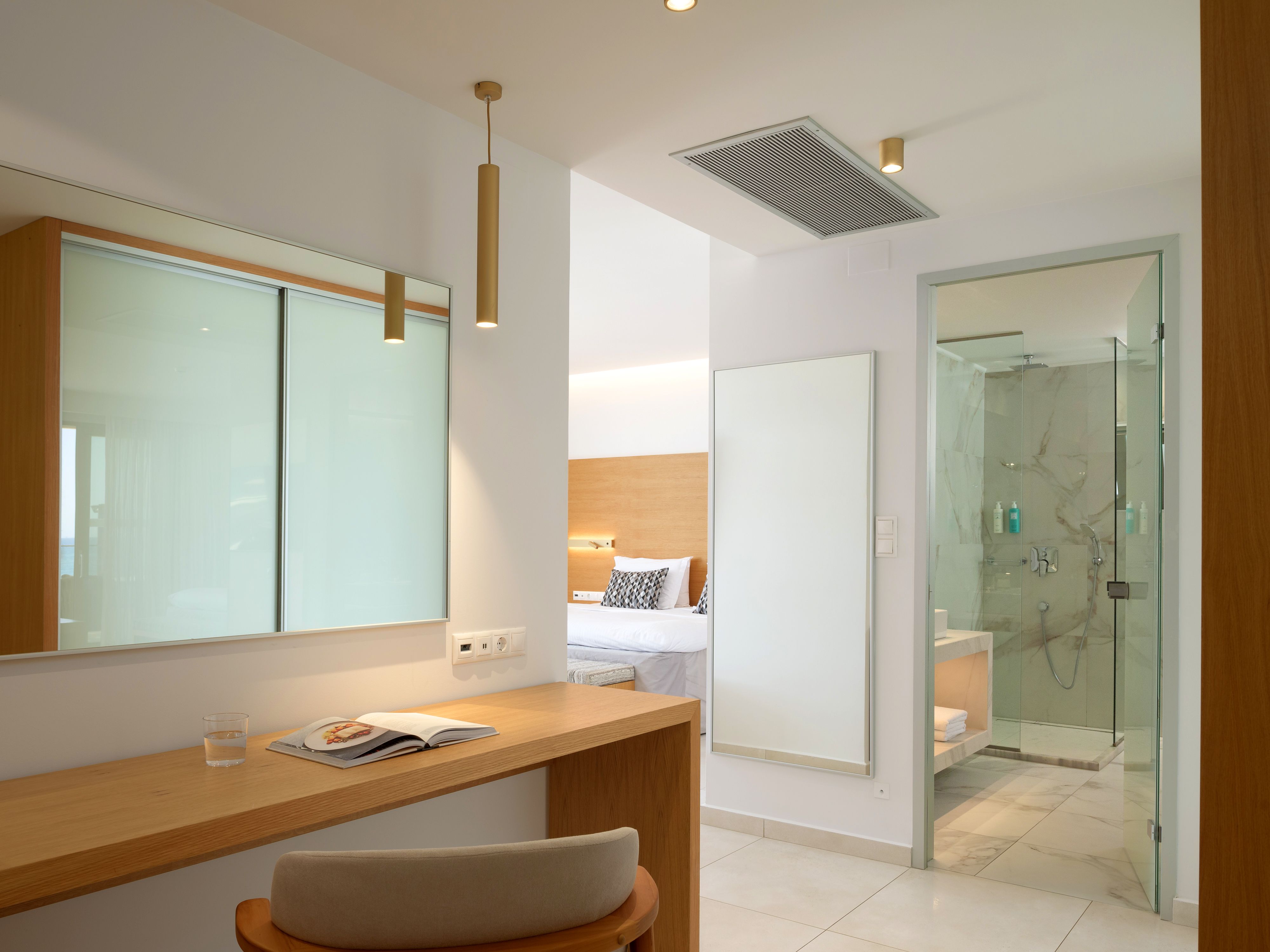 White Pearl Beachfront Suite Front Sea View