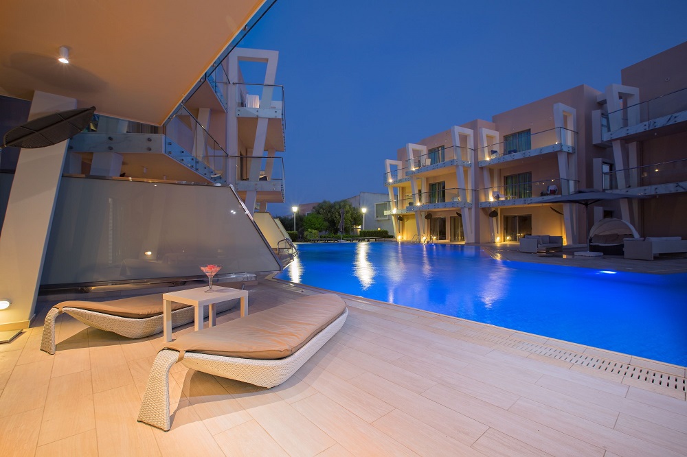 room-pool.jpg