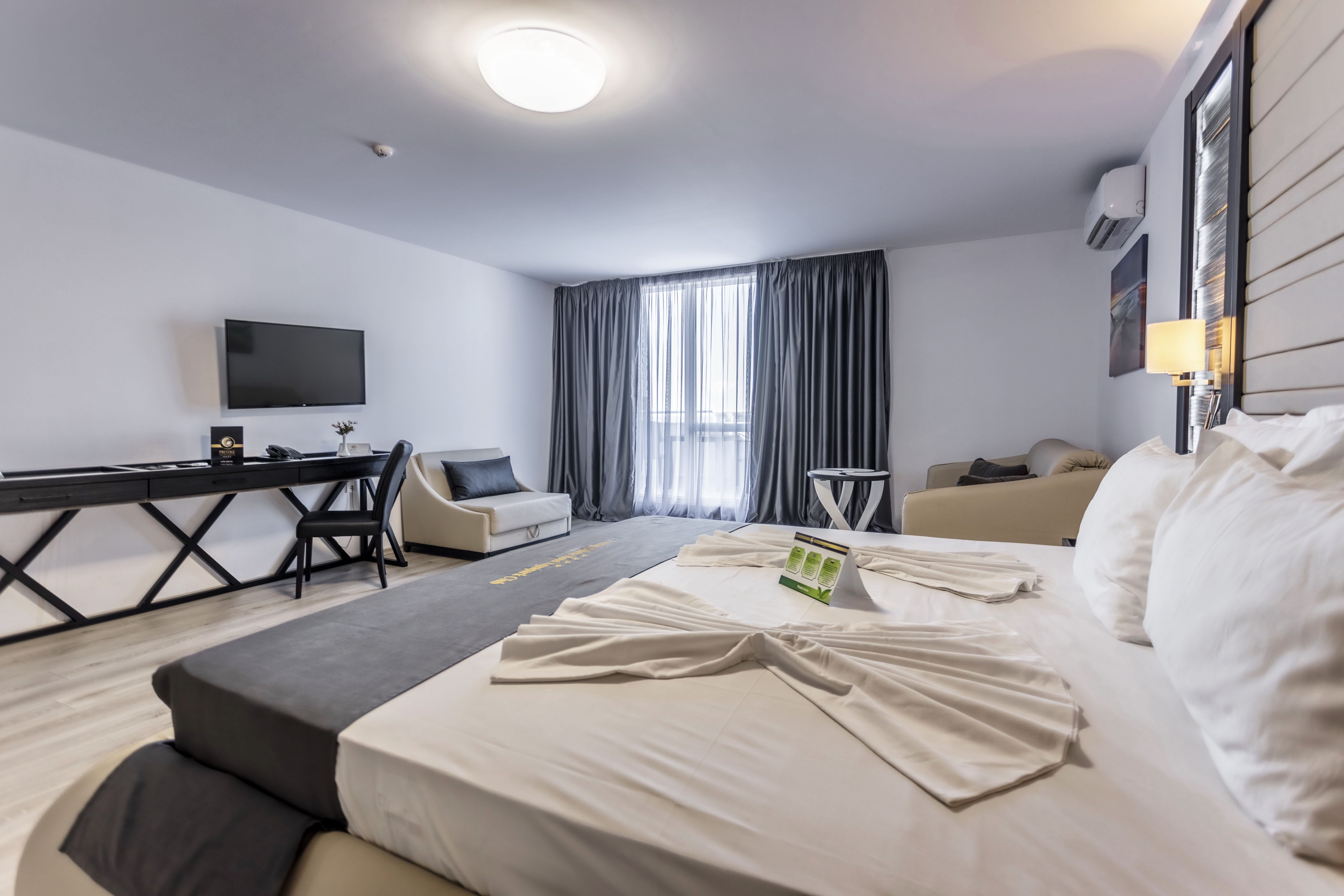PREMIUM ROOM