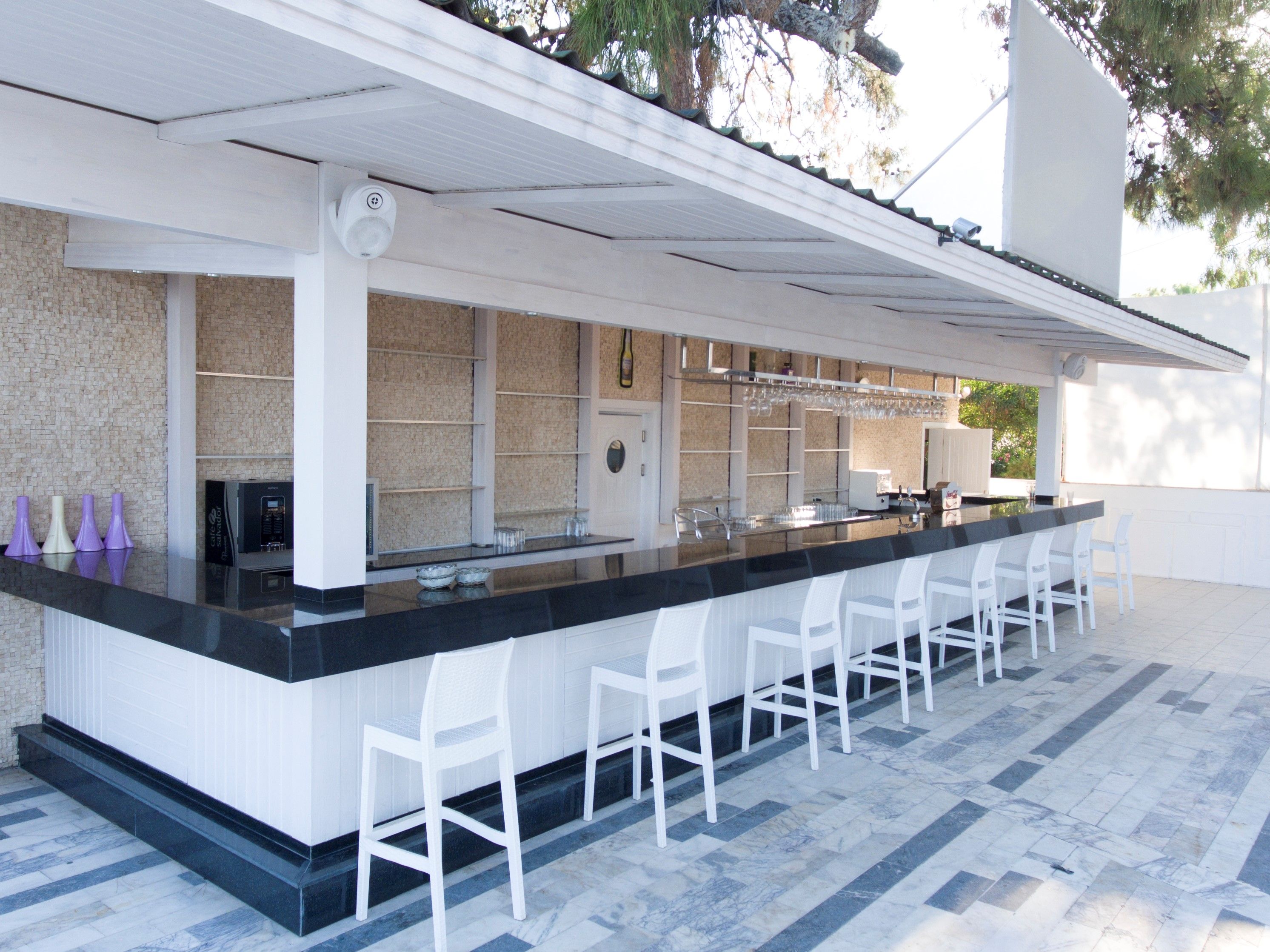BEACH BAR