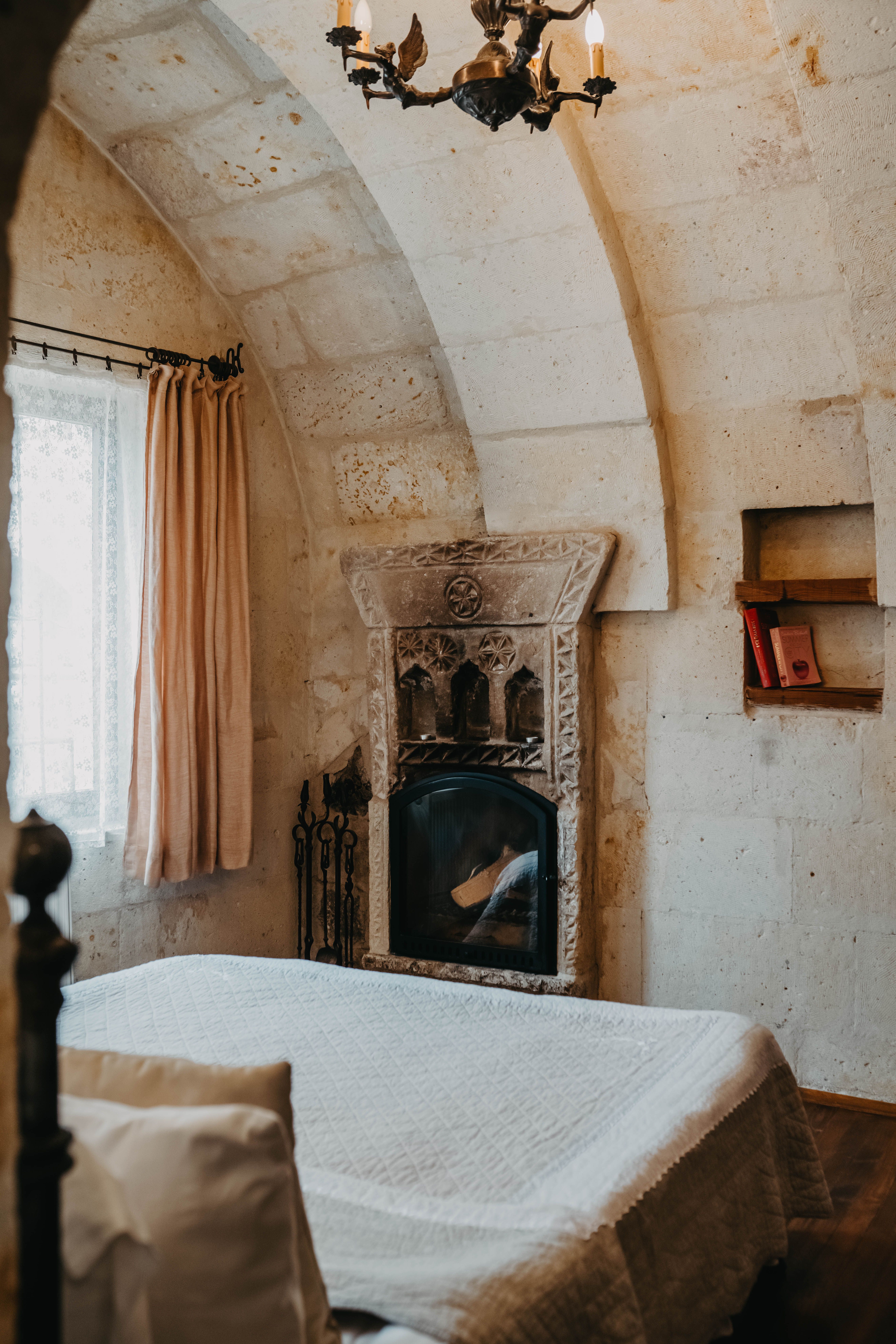 CAVE SUITE ROOM