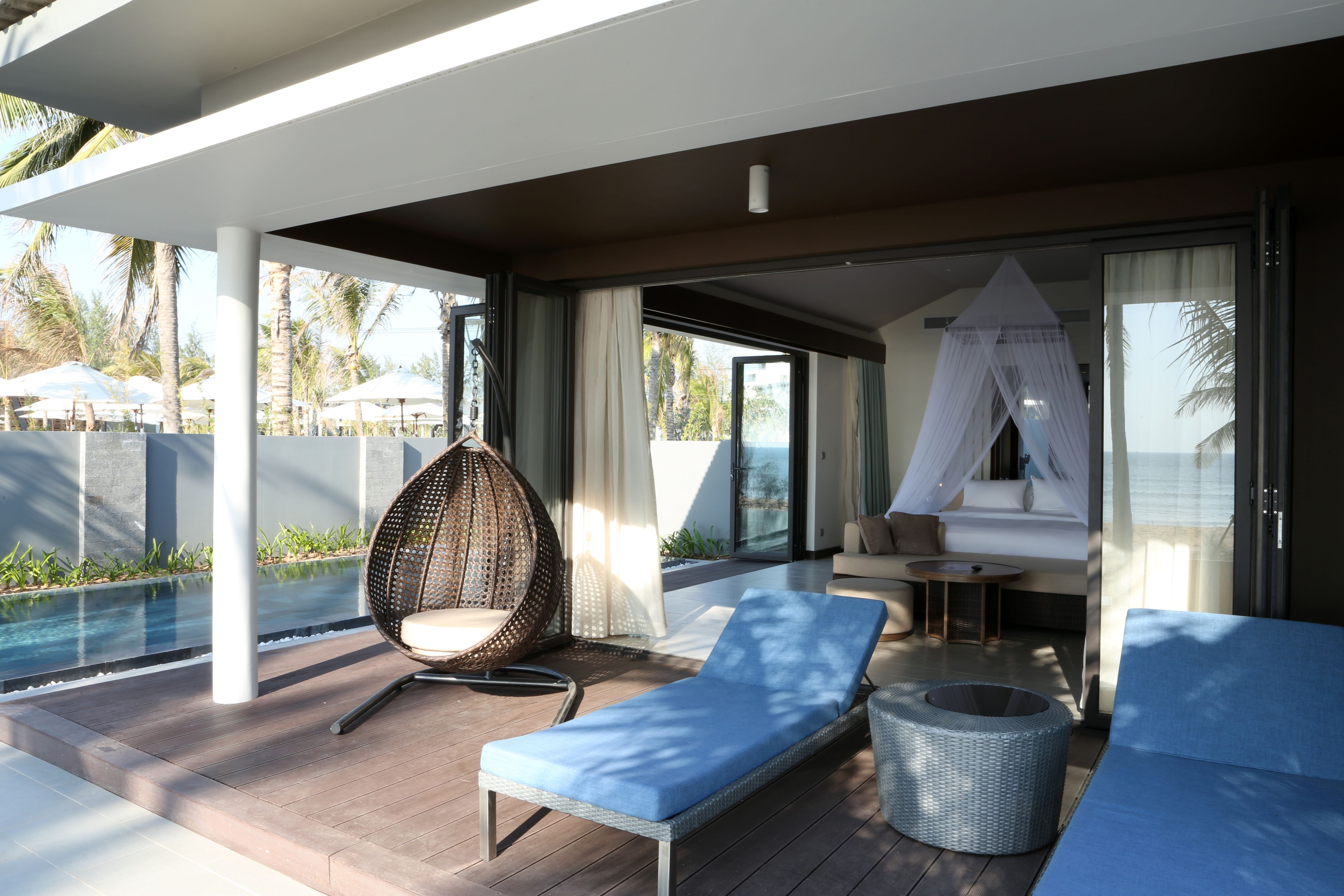 BEACHFRONT BUNGALOW WITH POOL 