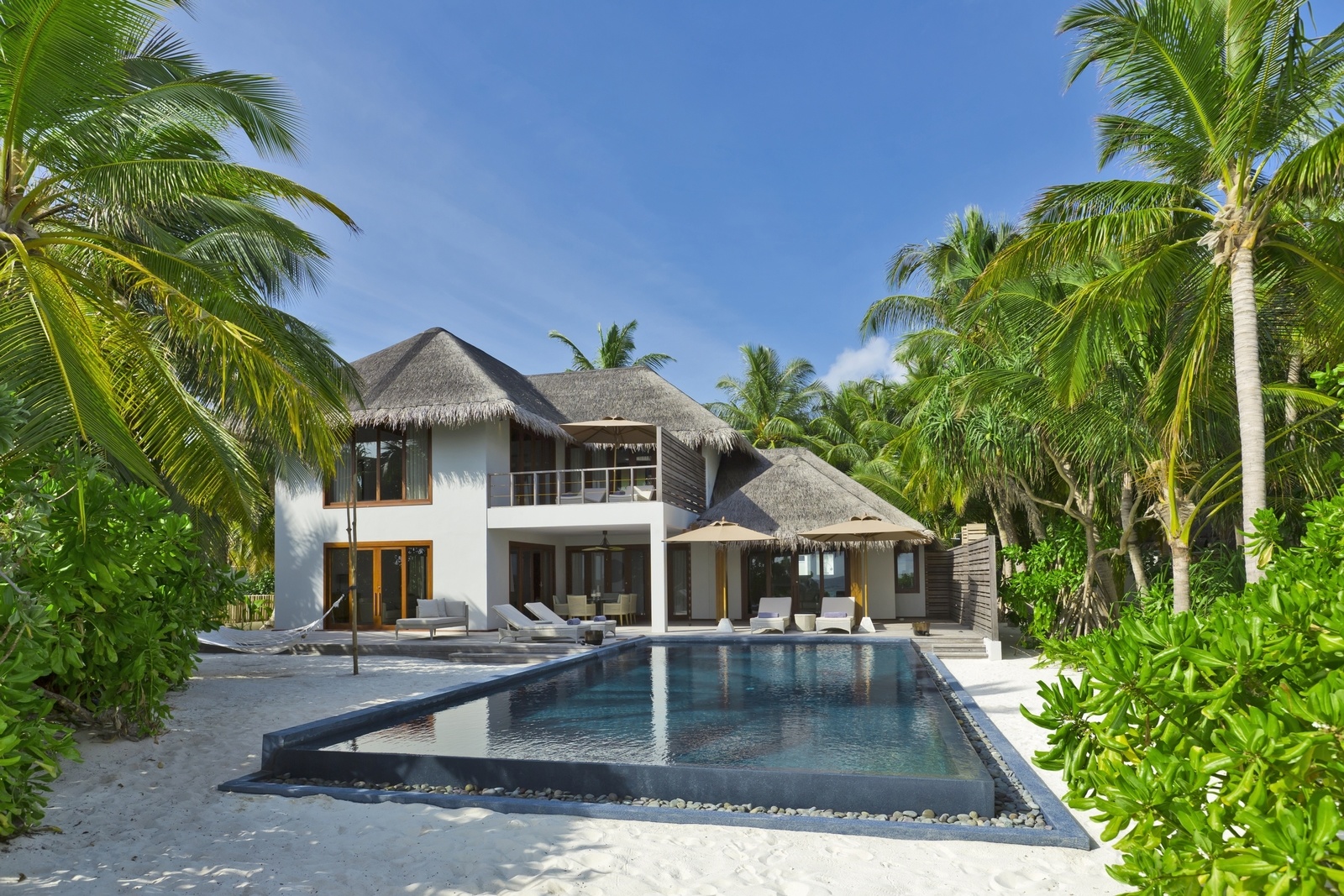 Three Bedrooms Beach Pool Residence