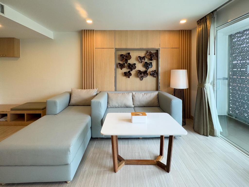 One Bedroom Suite City View