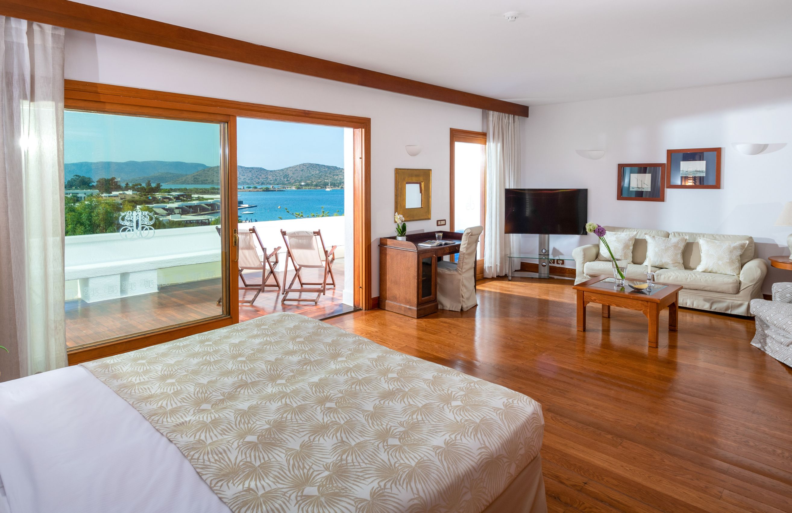 LUXURY HOTEL/BUNGALOW SUITE SEA VIEW 