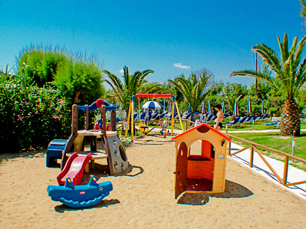 Zakynthos, Hotel Poseidon Beach, loc de joaca pentru copii.jpg