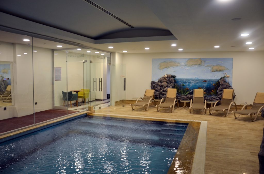 Piscină interioară