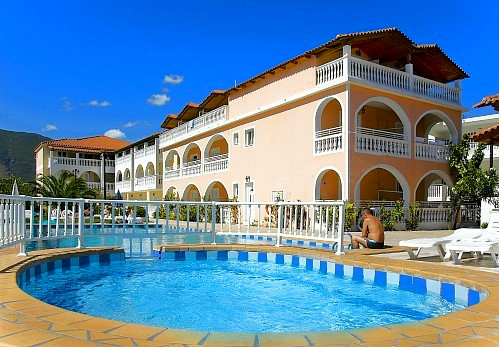 Zakynthos, Plessas Palace, exterior, hotel, piscina.jpg