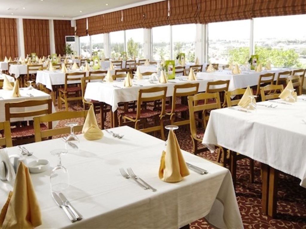 RESTAURAN
