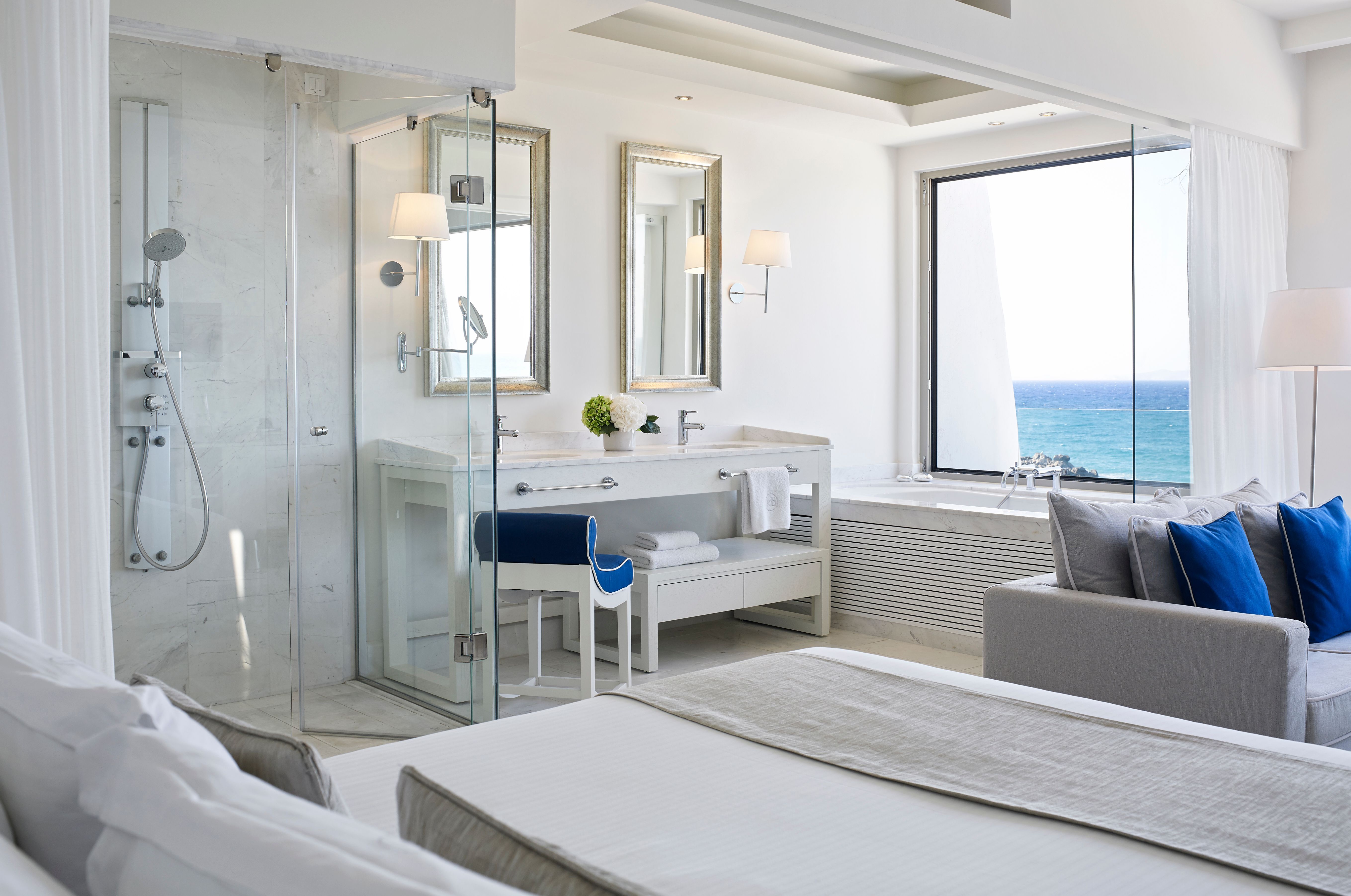 Suite Sea View with Beach Cabana 