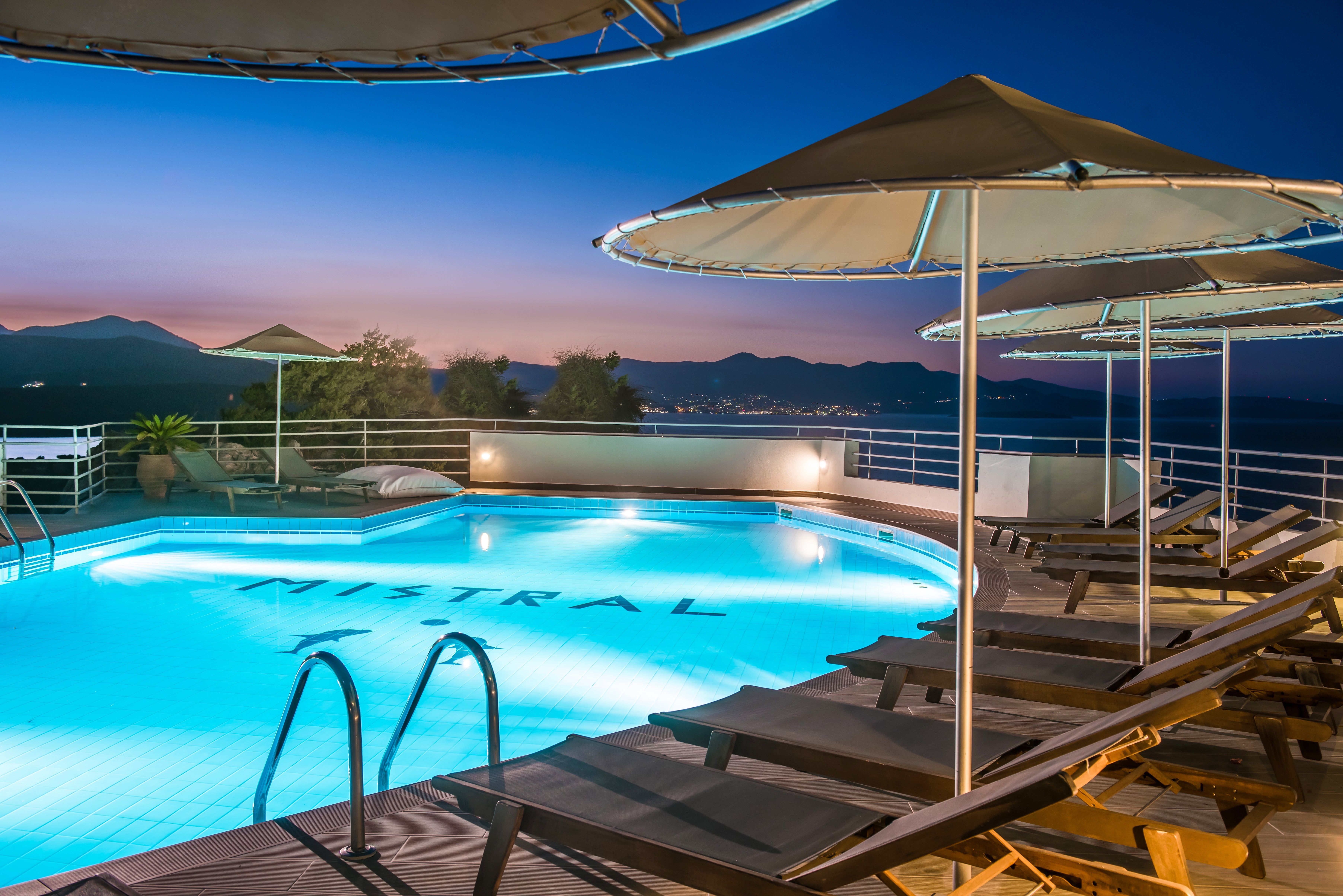 Piscina deschisă