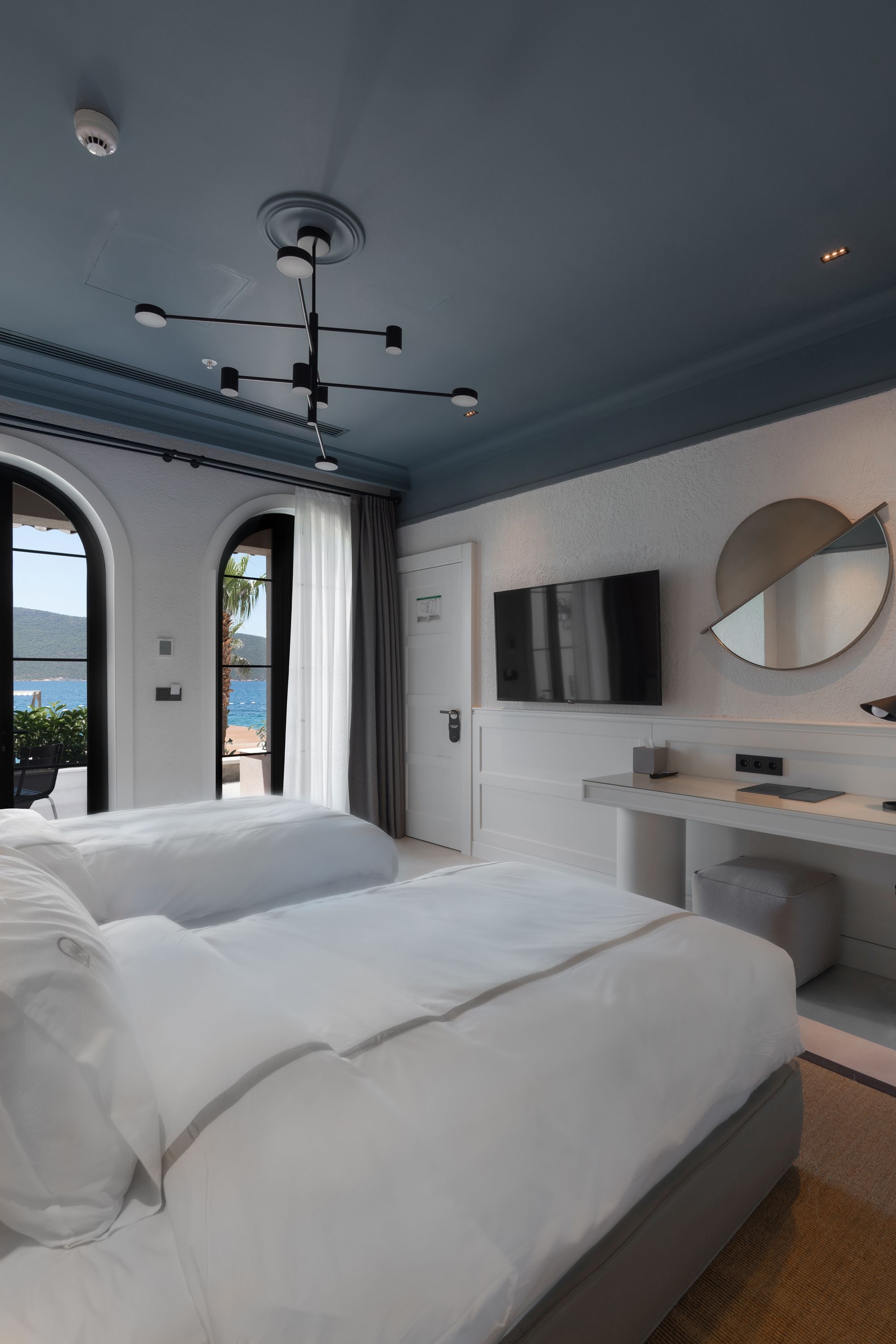 TWO BEDROOM BEACHFRONT SUITE