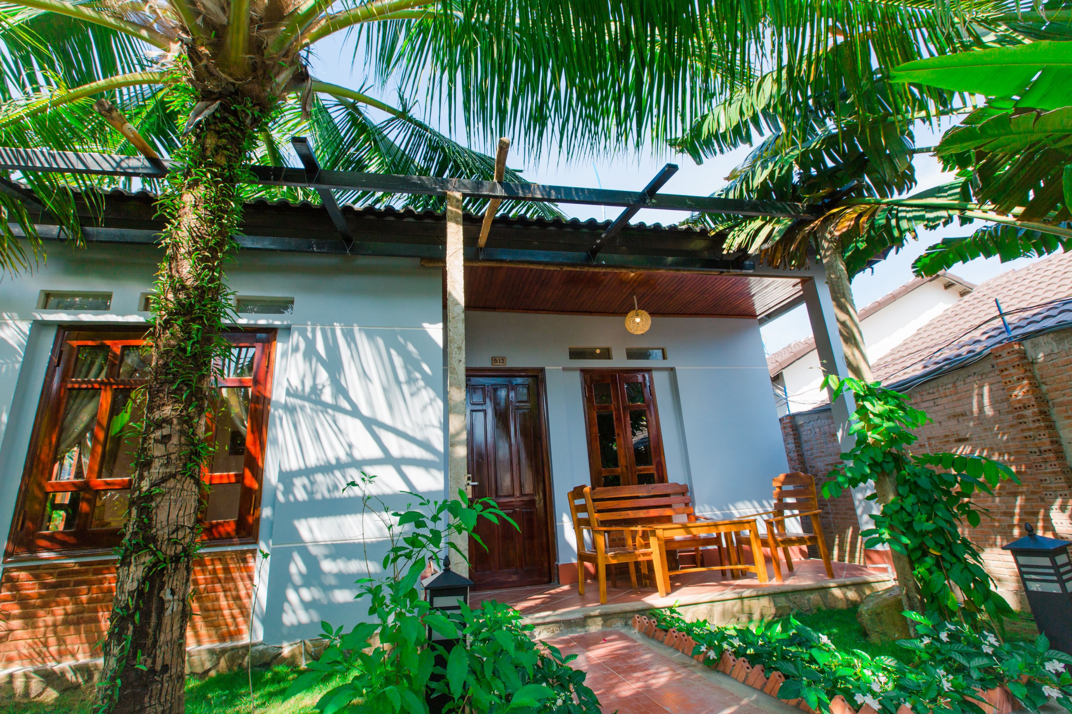 BUNGALOW FAMILY POOL VIEW 