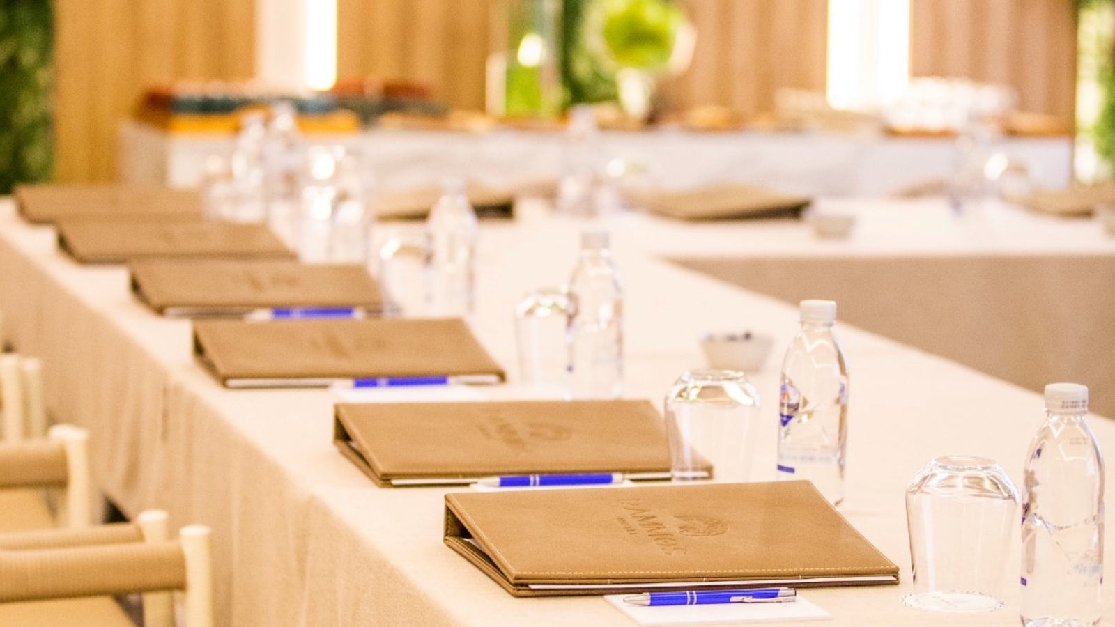 MICE (servicii de organizare de întâlniri, conferințe, alte evenimente)